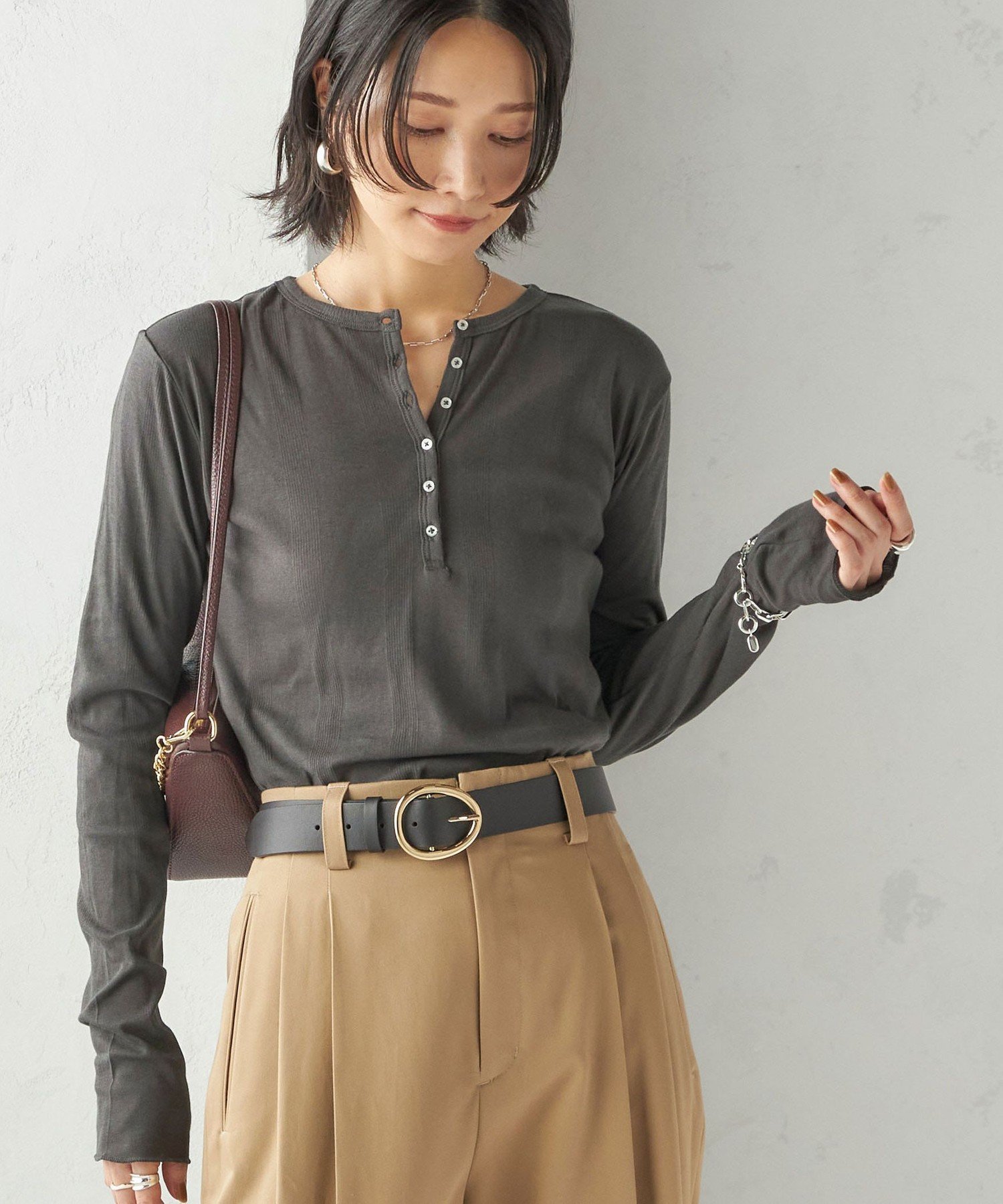 【シップス フォー ウィメン/SHIPS】の【SHIPS別注】miller シアー ヘンリー ネック ロング スリーブ TEE インテリア・キッズ・メンズ・レディースファッション・服の通販 founy(ファニー) 　ファッション　Fashion　レディースファッション　Fashion for Women　インナー　Innerwear　キャミソール　Camisole, Spaghetti Strap Top　シアー　Sheer, See-Through　スリーブ　Sleeve, Long Sleeve / Short Sleeve　タンク　Tank Top, Sleeveless Top　人気　Popular, Best Seller　ポケット　Pocket, Pocket Detail　別注　Limited Edition, Custom Order　ロング　Long, Long-Length　おすすめ　Recommended / Our Picks　2025年　2025　2025-2026秋冬・A/W　Autumn/Winter 2025–26 AW25–26　ダークグレー|ID: prp329100004831123 ipo3291000000035173048