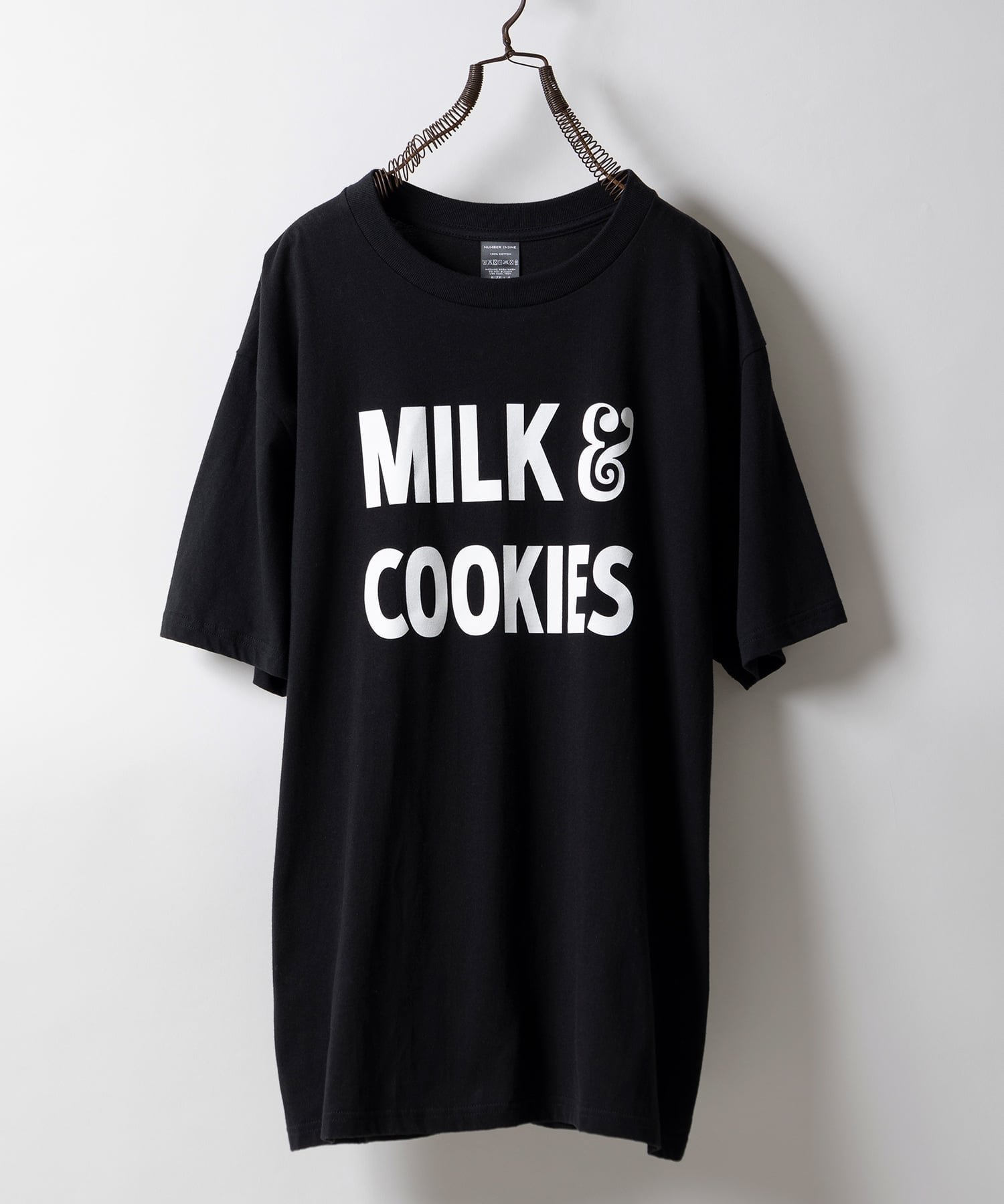 【ナンバー/Number】のMILK COOKIES T-SHIRT インテリア・キッズ・メンズ・レディースファッション・服の通販 founy(ファニー) 　ファッション　Fashion　レディースファッション　Fashion for Women　トップス・カットソー　Cut & Sew Tops　シャツ・ブラウス・オフィスカジュアル　Elegant Blouses & Button-Ups　ロングTシャツ・Tシャツ　Longline T-Shirts & Tees　インナー　Innerwear　グラフィック　Graphic, Graphic Design　スタイリッシュ　Stylish, Fashionable　スラックス　Slacks, Dress Pants　デニム　Denim, Jeans Material　人気　Popular, Best Seller　バランス　Balance, Style Balance　プリント　Print, Printed Pattern　ラバー　Rubber, Rubber Sole　ワイド　Wide, Wide Fit　おすすめ　Recommended / Our Picks　BLACK|ID: prp329100004831128 ipo3291000000035173159
