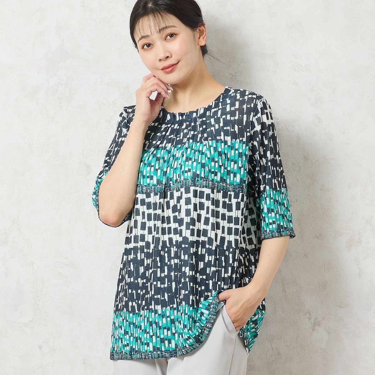 【ミゼール/MISSEL】の【洗える・アンサンブル可能】幾何柄Tシャツ インテリア・キッズ・メンズ・レディースファッション・服の通販 founy(ファニー) 　ファッション　Fashion　レディースファッション　Fashion for Women　トップス・カットソー　Cut & Sew Tops　アンサンブルニット　Knit Ensembles & Twin Sets　シャツ・ブラウス・オフィスカジュアル　Elegant Blouses & Button-Ups　ロングTシャツ・Tシャツ　Longline T-Shirts & Tees　アンサンブル　Ensemble Set　インナー　Innerwear　エレガント 上品　Elegant　洗える　Machine Washable　カットソー　Cut and Sewn Top　グラデーション　Gradient, Ombre　サマー　Summer, Summer Style　ベスト　Vest, Waistcoat　グリーン|ID: prp329100004831133 ipo3291000000035173215