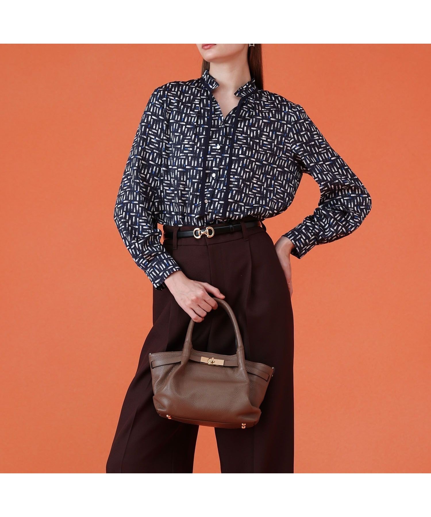 【アナイ/ANAYI】のターンロック付き2WAYショルダーバッグ 人気、トレンドファッション・服の通販 founy(ファニー) 　ファッション　Fashion　レディースファッション　Fashion for Women　バッグ　Bags　オケージョン　Occasion Wear　ギャザー　Gathered, Ruffled　スマート　Smart, Elegant　フェミニン　Feminine, Girly　ポケット　Pocket, Pocket Detail　エレガント 上品　Elegant　再入荷　Restock / Back in Stock　A/W・秋冬　Autumn/Winter　 other-1|ID: prp329100004831138 ipo3291000000035173298