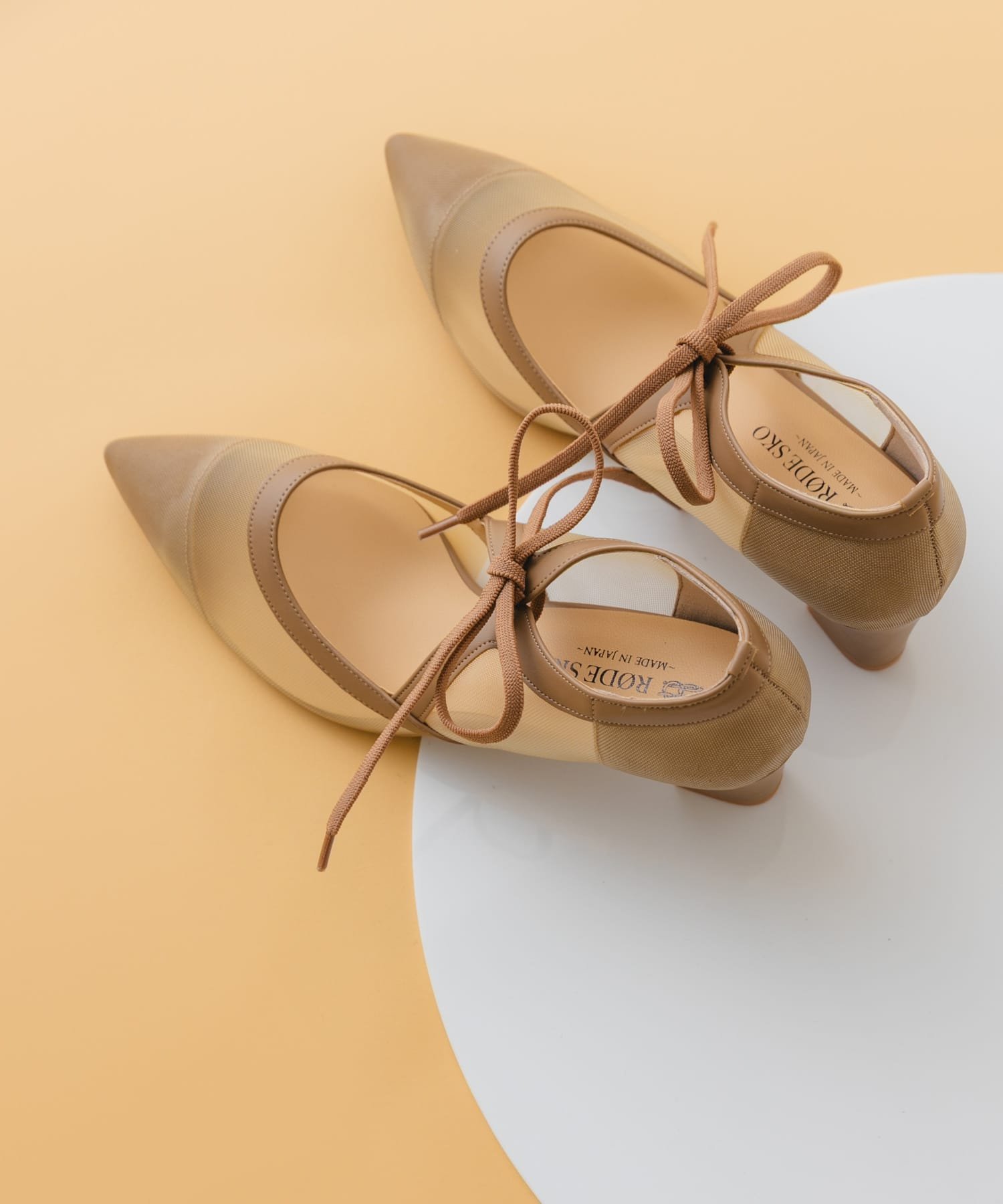 【ロデスコ/RODE SKO / URBAN RESEARCH】の『MADE IN JAPAN』チャンキーヒールリボンパンプス インテリア・キッズ・メンズ・レディースファッション・服の通販 founy(ファニー) 　ファッション　Fashion　レディースファッション　Fashion for Women　エレガント 上品　Elegant　オケージョン　Occasion Wear　パイピング　Piping, Trim Design　フォーマル　Formal, Dressy　フレア　Flare, Flared　リボン　Ribbon, Bow　レース　Lace, Lace Fabric　A/W・秋冬　Autumn/Winter　冬　Winter / This Winter　日本製　Made In Japan　2024年　2024　セレモニー　Ceremony　2024-2025秋冬・A/W　Autumn/Winter 2024–25 AW24–25　BEGシアー|ID: prp329100004831160 ipo3291000000035173674