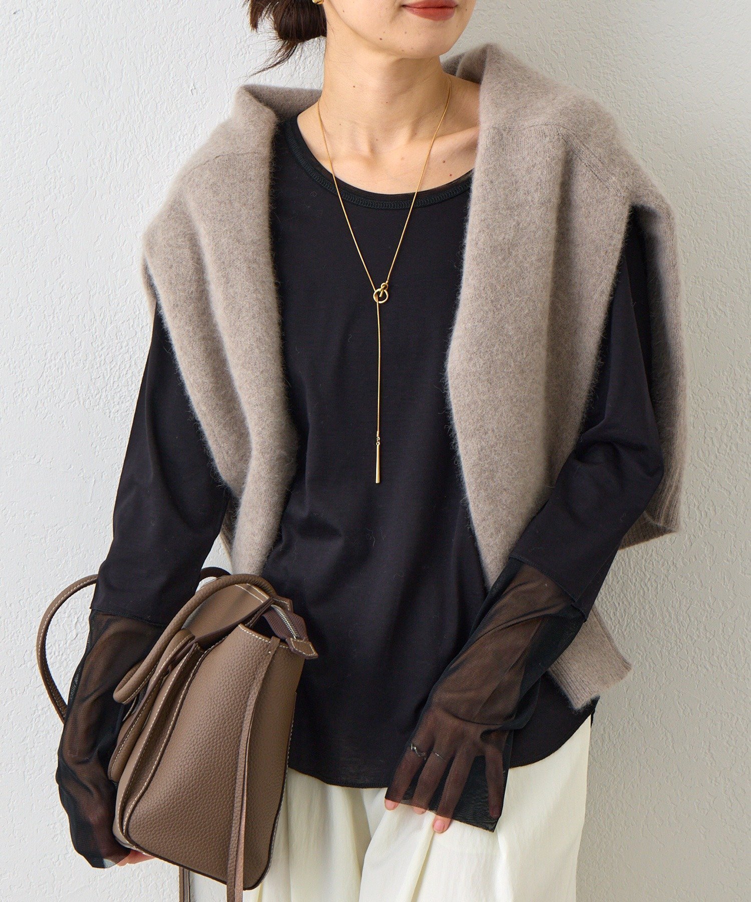 【リヴドロワ/RIVE DROITE】の【レイヤードに最適】チュールキリカエカットソー インテリア・キッズ・メンズ・レディースファッション・服の通販 founy(ファニー) 　ファッション　Fashion　レディースファッション　Fashion for Women　トップス・カットソー　Cut & Sew Tops　カットソー・ベーシックTシャツ　Cut-and-Sewn Tops / Stretch Tees & Basics　インナー　Innerwear　カットソー　Cut and Sewn Top　切替　Switching, Contrast Panel　チュール　Tulip, Tulip Motif　再入荷　Restock / Back in Stock　おすすめ　Recommended / Our Picks　ブラック|ID: prp329100004831193 ipo3291000000035174224