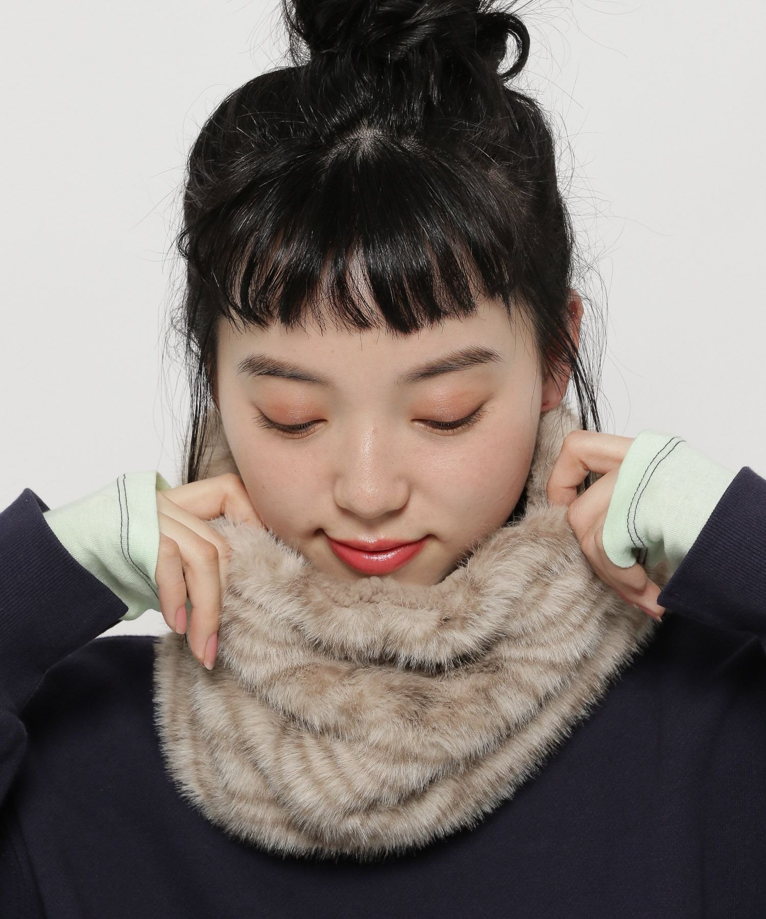 【ニコアンド/niko and】のオリジナルフェイクファーネックウォーマー インテリア・キッズ・メンズ・レディースファッション・服の通販 founy(ファニー) 　ファッション　Fashion　レディースファッション　Fashion for Women　コンパクト　Compact, Small Size　ドローコード　Drawcord, Drawstring Cord　バランス　Balance, Style Balance　フェイクファー　Faux Fur, Imitation Fur　フォルム　Silhouette, Form　ベーシック　Basic, Essential　マフラー　Scarf, Muffler　リバーシブル　Reversible, Two-Sided　冬　Winter / This Winter　ビジネス 仕事 通勤　Business / Work / Commuting　モカ|ID: prp329100004831345 ipo3291000000035176106