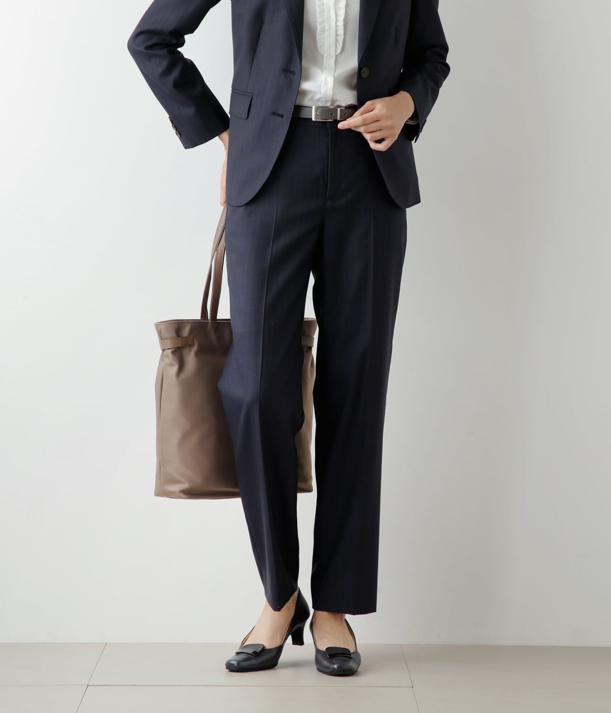 【ニューヨーカー/NEWYORKER】のウールシルクチェンジヘリンボーン ストレートパンツ インテリア・キッズ・メンズ・レディースファッション・服の通販 founy(ファニー) 　ファッション　Fashion　レディースファッション　Fashion for Women　パンツ　Pants & Trousers　春　Spring　シリコン　Silicone, Silicone Material　シルク　Silk, 100% Silk　ジャケット　Jacket, Outerwear　ストライプ　Stripe, Striped Pattern　ストレート　Straight, Straight Cut　スラックス　Slacks, Dress Pants　セットアップ　Set-Up, Coordinated Outfit　フリル　Frill, Ruffle　ベーシック　Basic, Essential　ポケット　Pocket, Pocket Detail　S/S・春夏　SS, Spring/Summer, Warm Season　おすすめ　Recommended / Our Picks　夏　Summer　エレガント 上品　Elegant　ビジネス 仕事 通勤　Business / Work / Commuting　ネイビー|ID: prp329100004831360 ipo3291000000035176222