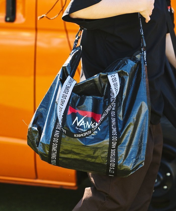 【フリークスストア/FREAK'S STORE】の別注 BIG TOTE BAG ビッグ トートバッグ インテリア・キッズ・メンズ・レディースファッション・服の通販 founy(ファニー) 　ファッション　Fashion　レディースファッション　Fashion for Women　バッグ　Bags　スペシャル　Special, Limited Edition　ビッグ　Big, Oversized　ビーチ　Beach, Seaside　ポケット　Pocket, Pocket Detail　別注　Limited Edition, Custom Order　軽量　Lightweight, Ultra Light　ブラック|ID: prp329100004831365 ipo3291000000035176235