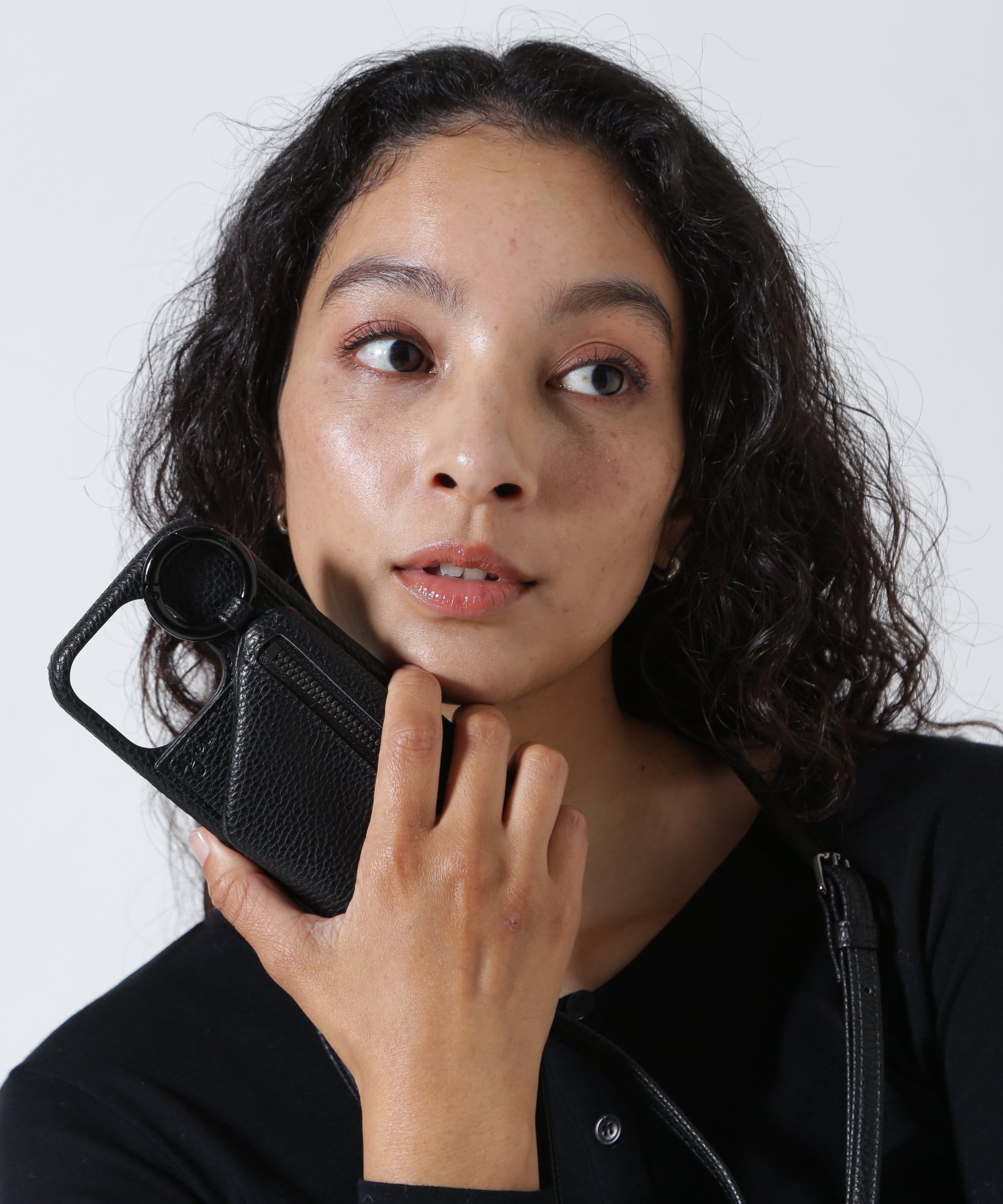 【ロイヤルフラッシュ/ROYAL FLASH】のajew/エジュー/別注iPhone16/16Pro/17/17Pro 人気、トレンドファッション・服の通販 founy(ファニー) 　ファッション　Fashion　レディースファッション　Fashion for Women　カメラ　Camera Accessories　ショルダー　Shoulder, Shoulder Strap　シンプル　Simple, Minimal　スタイリッシュ　Stylish, Fashionable　定番　Standard, Basic Item　フェイクレザー　Faux Leather, PU Leather　ポケット　Pocket, Pocket Detail　別注　Limited Edition, Custom Order　エレガント 上品　Elegant　iPhone アイフォーン　iPhone　 other-1|ID: prp329100004831386 ipo3291000000035176435