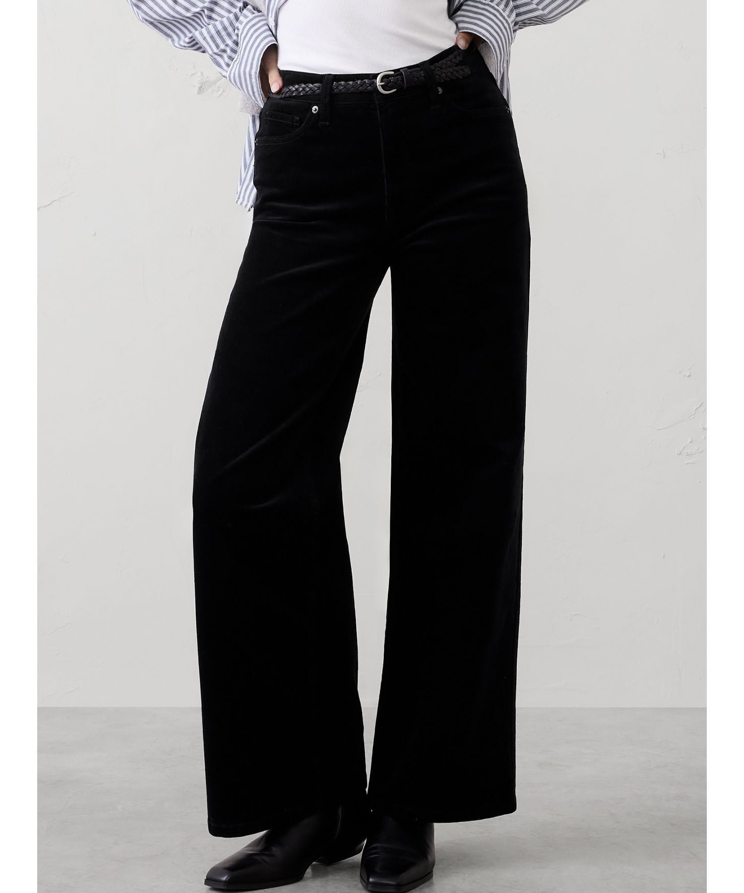 【バナナリパブリック ファクトリーストア/BANANA REPUBLIC FACTORY STORE】のBANANA REPUBLIC FACTORY STORE ワイドレッグ ハイライズ コーデュロイジーンズ インテリア・キッズ・メンズ・レディースファッション・服の通販 founy(ファニー) 　ファッション　Fashion　レディースファッション　Fashion for Women　コーデュロイ　Corduroy, Cord Fabric　ジーンズ　Jeans, Denim Pants　ハイライズ　High Rise, High Waist　バランス　Balance, Style Balance　リアル　Real, Realistic　ロング　Long, Long-Length　ワイド　Wide, Wide Fit　A/W・秋冬　Autumn/Winter　BLACK|ID: prp329100004831388 ipo3291000000035176444