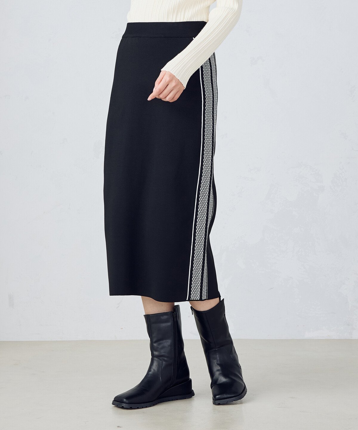 【コムサイズム/COMME CA ISM】の【セットアップ対応】ダブルフェイスシリーズサイドラインニットスカート 人気、トレンドファッション・服の通販 founy(ファニー) 　ファッション　Fashion　レディースファッション　Fashion for Women　セットアップ　Matching Sets　スカート・ミニ/ミディ/マキシ　Skirts / Mini, Midi & Maxi Skirts　スニーカー　Sneakers, Trainers　スリット　Slit, Slit Detail　セットアップ　Set-Up, Coordinated Outfit　ビスチェ　Bustier, Corset Top　ブルゾン　Blouson, Bomber Jacket　ポケット　Pocket, Pocket Detail　 other-1|ID: prp329100004831472 ipo3291000000035177161