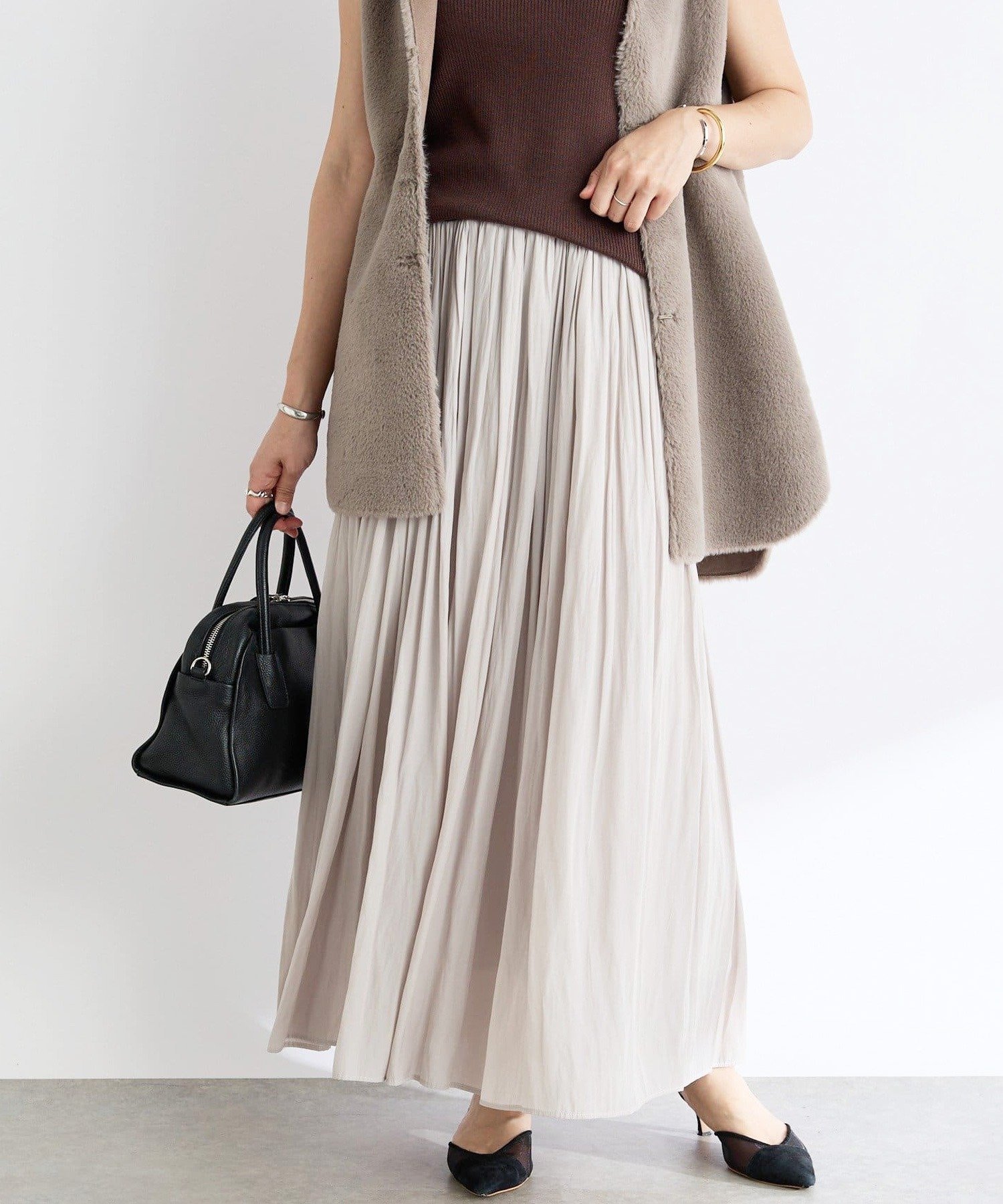 【リヴドロワ/RIVE DROITE】の【上品なシルエット】割繊ギャザースカート インテリア・キッズ・メンズ・レディースファッション・服の通販 founy(ファニー) 　ファッション　Fashion　レディースファッション　Fashion for Women　スカート　Skirts　ギャザー　Gathered, Ruffled　ポケット　Pocket, Pocket Detail　リラックス　Relax, Relaxed Fit　再入荷　Restock / Back in Stock　おすすめ　Recommended / Our Picks　エレガント 上品　Elegant　グレージュ|ID: prp329100004831495 ipo3291000000035177338