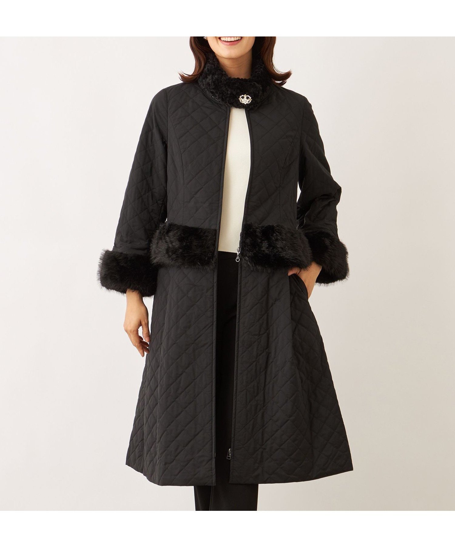 【トゥー ビー シック/TO BE CHIC】のファーコンビキルティング 2WAYコート インテリア・キッズ・メンズ・レディースファッション・服の通販 founy(ファニー) 　ファッション　Fashion　レディースファッション　Fashion for Women　アウター　Coat / Outerwear Collection　コート・ロングコート・ピーコート　Long Coats, Peacoats & More　キルト　Quilt, Quilted Fabric　ショート　Short, Short Length　ジャケット　Jacket, Outerwear　ストレッチ　Stretch, Stretchy Fabric　フェイクファー　Faux Fur, Imitation Fur　ロング　Long, Long-Length　エレガント 上品　Elegant　ブラック|ID: prp329100004831533 ipo3291000000035177795