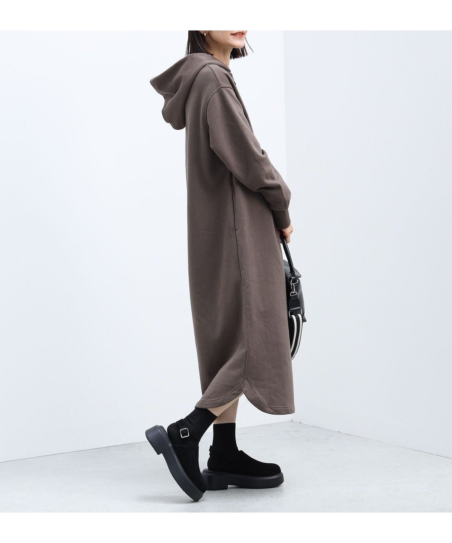 【ビームス ウイメン/BEAMS】のフーディージップ カットワンピース インテリア・キッズ・メンズ・レディースファッション・服の通販 founy(ファニー) ファッション Fashion レディースファッション Fashion for Women ワンピース Dresses インナー Innerwear トレンド Trend, Trending Now ベスト Vest, Waistcoat ポケット Pocket, Pocket Detail リラックス Relax, Relaxed Fit DARK BROWN|ID: prp329100004831555 ipo3291000000035178170