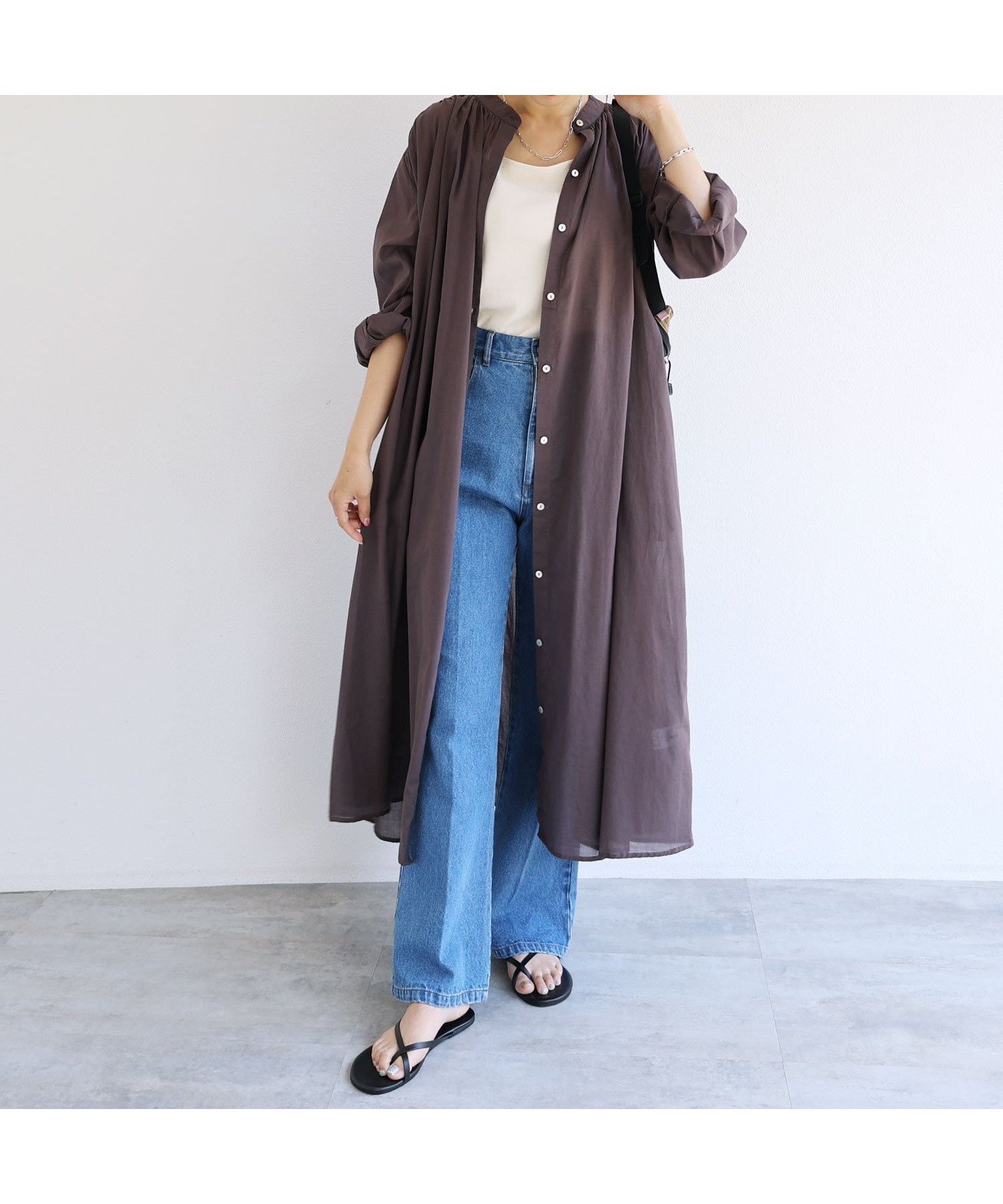 【アンドミー/andme】のバンドカラー フレア 長袖 シャツ ワンピース インテリア・キッズ・メンズ・レディースファッション・服の通販 founy(ファニー) 　ファッション　Fashion　レディースファッション　Fashion for Women　ワンピース　Dresses　シャツワンピース / 1枚で着映えコーデ　Shirt Dresses　ギャザー　Gathered, Ruffled　人気　Popular, Best Seller　長袖　Long Sleeve, Full Sleeve　フェミニン　Feminine, Girly　フレア　Flare, Flared　フロント　Front, Front Design　ペチコート　Petticoat, Underskirt　ポケット　Pocket, Pocket Detail　おすすめ　Recommended / Our Picks　エレガント 上品　Elegant　チャコールグレー|ID: prp329100004831591 ipo3291000000035178634