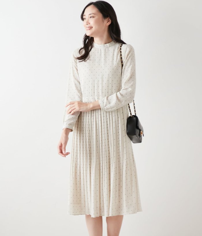 【ニューヨーカー/NEWYORKER】のシャルマンドットプリント スタンドネックワンピース インテリア・キッズ・メンズ・レディースファッション・服の通販 founy(ファニー) https://founy.com/ ファッション Fashion レディースファッション Fashion for Women ワンピース Dresses 春 Spring ジャケット Jacket, Outerwear スタンド Stand Collar, Upright Stand ドット Polka Dot, Dot Pattern 長袖 Long Sleeve, Full Sleeve フレア Flare, Flared プリント Print, Printed Pattern プリーツ Pleats, Pleated S/S・春夏 SS, Spring/Summer, Warm Season 夏 Summer エレガント 上品 Elegant |ID: prp329100004831652 ipo3291000000035179479