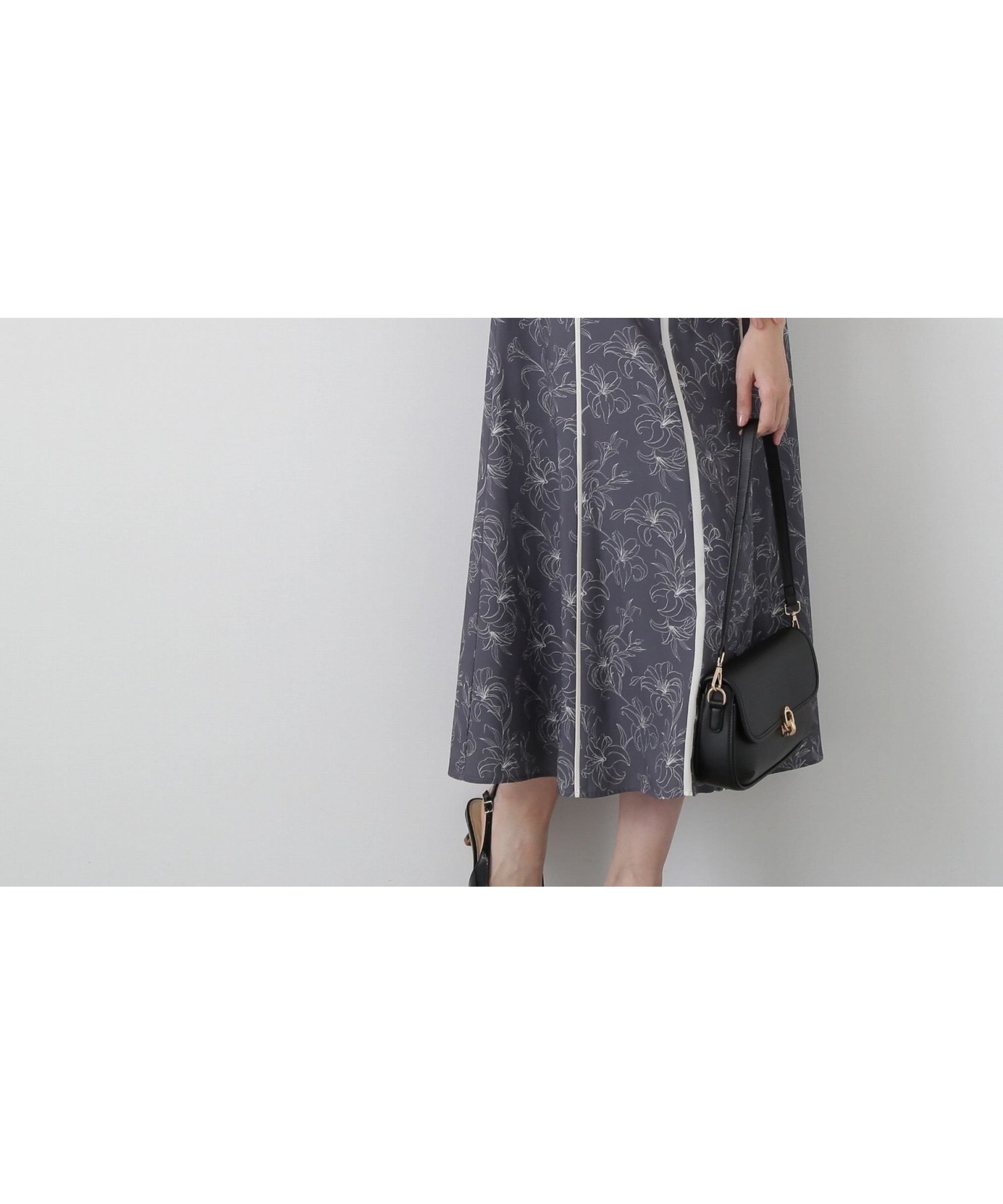 【プロポーション ボディドレッシング/PROPORTION BODY DRESSING】の配色ライン花柄ワンピース インテリア・キッズ・メンズ・レディースファッション・服の通販 founy(ファニー) 　ファッション　Fashion　レディースファッション　Fashion for Women　ワンピース　Dresses　フィット　Fit, Slim Fit　フラワー　Flower, Floral　フレア　Flare, Flared　エレガント 上品　Elegant　チャコール2|ID: prp329100004831680 ipo3291000000035179788