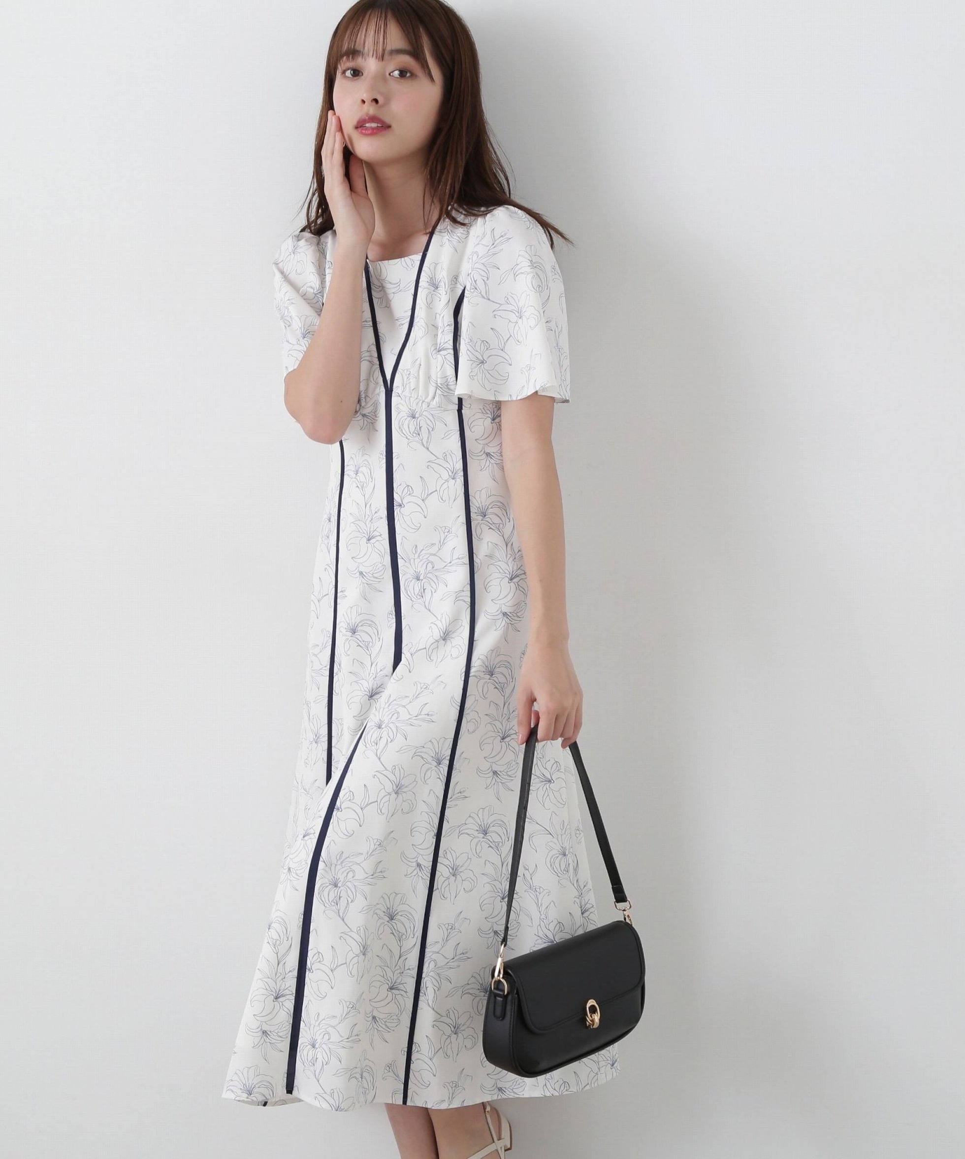 【プロポーション ボディドレッシング/PROPORTION BODY DRESSING】の配色ライン花柄ワンピース インテリア・キッズ・メンズ・レディースファッション・服の通販 founy(ファニー) 　ファッション　Fashion　レディースファッション　Fashion for Women　ワンピース　Dresses　フィット　Fit, Slim Fit　フラワー　Flower, Floral　フレア　Flare, Flared　エレガント 上品　Elegant　エクリュ1|ID: prp329100004831680 ipo3291000000035179789