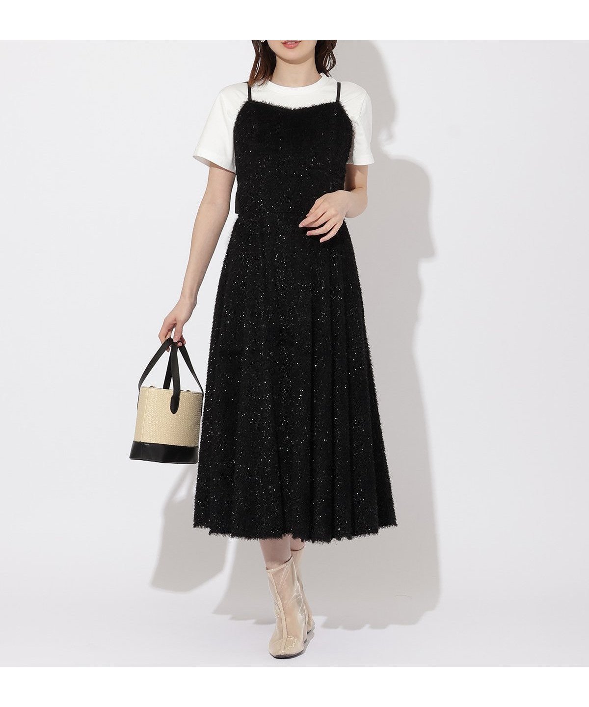 【ウィルセレクション/WILLSELECTION】のフリンジキャミワンピース インテリア・キッズ・メンズ・レディースファッション・服の通販 founy(ファニー) 　ファッション　Fashion　レディースファッション　Fashion for Women　ワンピース　Dresses　キャミソールワンピース　Camisole Dresses　キャミワンピース　Cami Dress, Slip Dress　シャーリング　Shirring, Ruched　スウィート　Sweet, Cute Style　リボン　Ribbon, Bow　エレガント 上品　Elegant　切替　Switching, Contrast Panel　ブラック|ID: prp329100004831685 ipo3291000000035179886