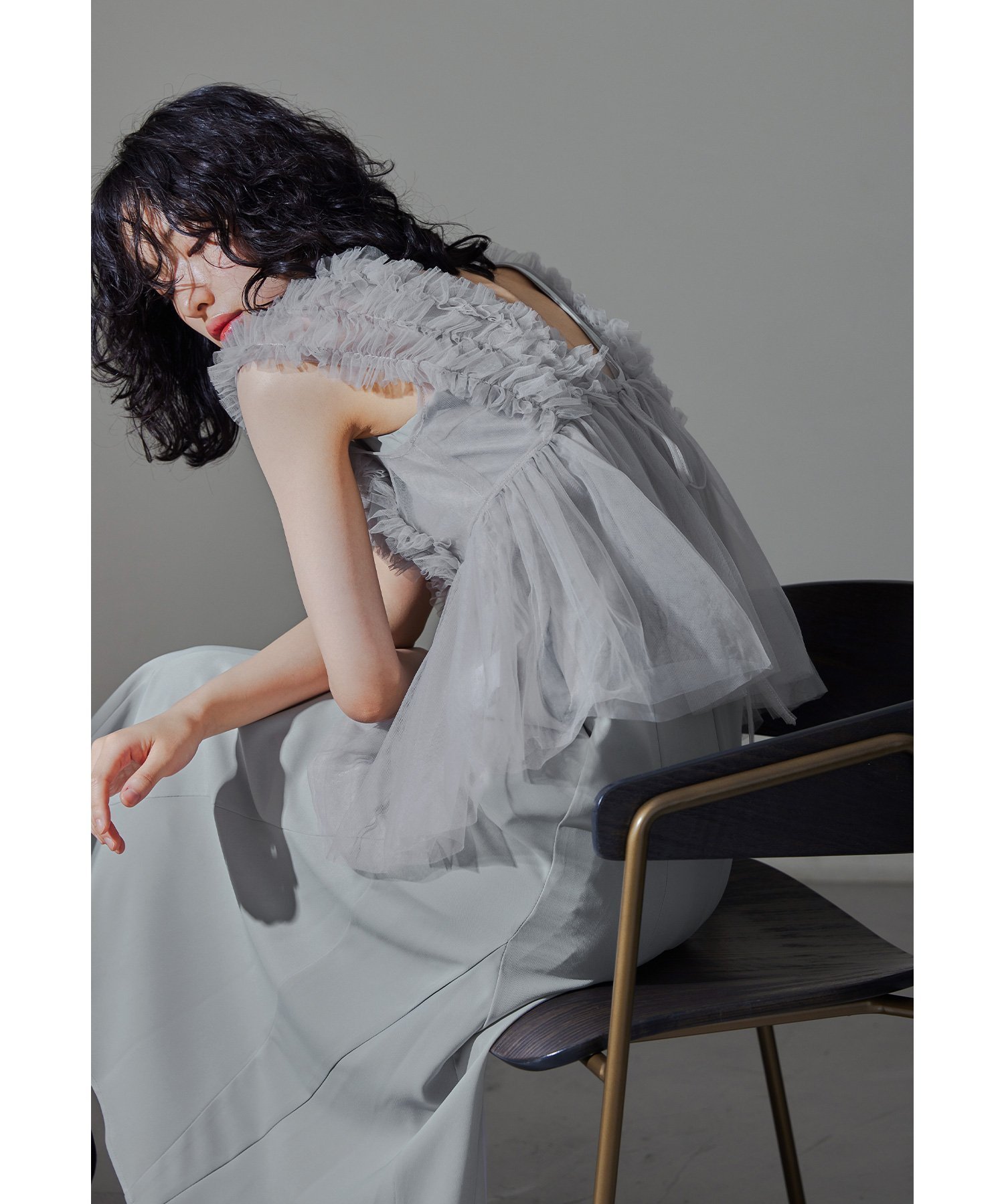 【ビーフラット/bflat】のチュールジレセットドレス 結婚式 パーティードレス オケージョンドレス 同窓会 インテリア・キッズ・メンズ・レディースファッション・服の通販 founy(ファニー) 　ファッション　Fashion　レディースファッション　Fashion for Women　アウター　Coat / Outerwear Collection　トップス・カットソー　Cut & Sew Tops　ベスト&ジレ / 重ね着スタイル　Vests & Gilets　ワンピース　Dresses　フォーマル・パーティードレス・結婚式用ドレス　Elegant & Casual Dresses　シンプル　Simple, Minimal　チュール　Tulip, Tulip Motif　デコルテ　Décolleté, Neckline　ドレス　Dress, One-Piece　ノースリーブ　Sleeveless, No-Sleeve　フリル　Frill, Ruffle　ポケット　Pocket, Pocket Detail　マーメイド　Mermaid, Fishtail Silhouette　リボン　Ribbon, Bow　おすすめ　Recommended / Our Picks　結婚式　Wedding　披露宴　Wedding Reception　二次会　After Party　グレー×グレー|ID: prp329100004831706 ipo3291000000035180117