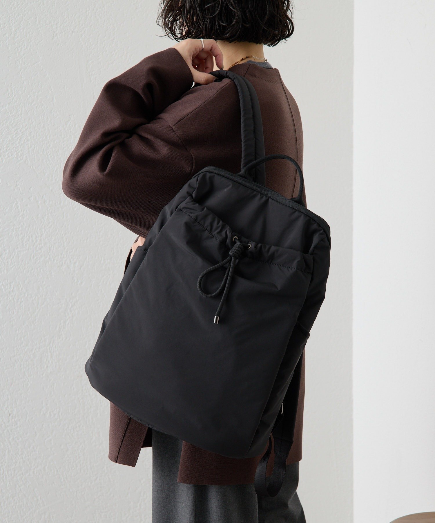 【イア パピヨネ/ear PAPILLONNER】の《撥水/A4サイズ対応》ドロストリュック 人気、トレンドファッション・服の通販 founy(ファニー) 　ファッション　Fashion　レディースファッション　Fashion for Women　ショルダー　Shoulder, Shoulder Strap　人気　Popular, Best Seller　フォルム　Silhouette, Form　ポケット　Pocket, Pocket Detail　マグネット　Magnet, Magnetic Closure　リュック　Backpack, Rucksack　エレガント 上品　Elegant　ビジネス 仕事 通勤　Business / Work / Commuting　 other-1|ID: prp329100004831792 ipo3291000000035181465