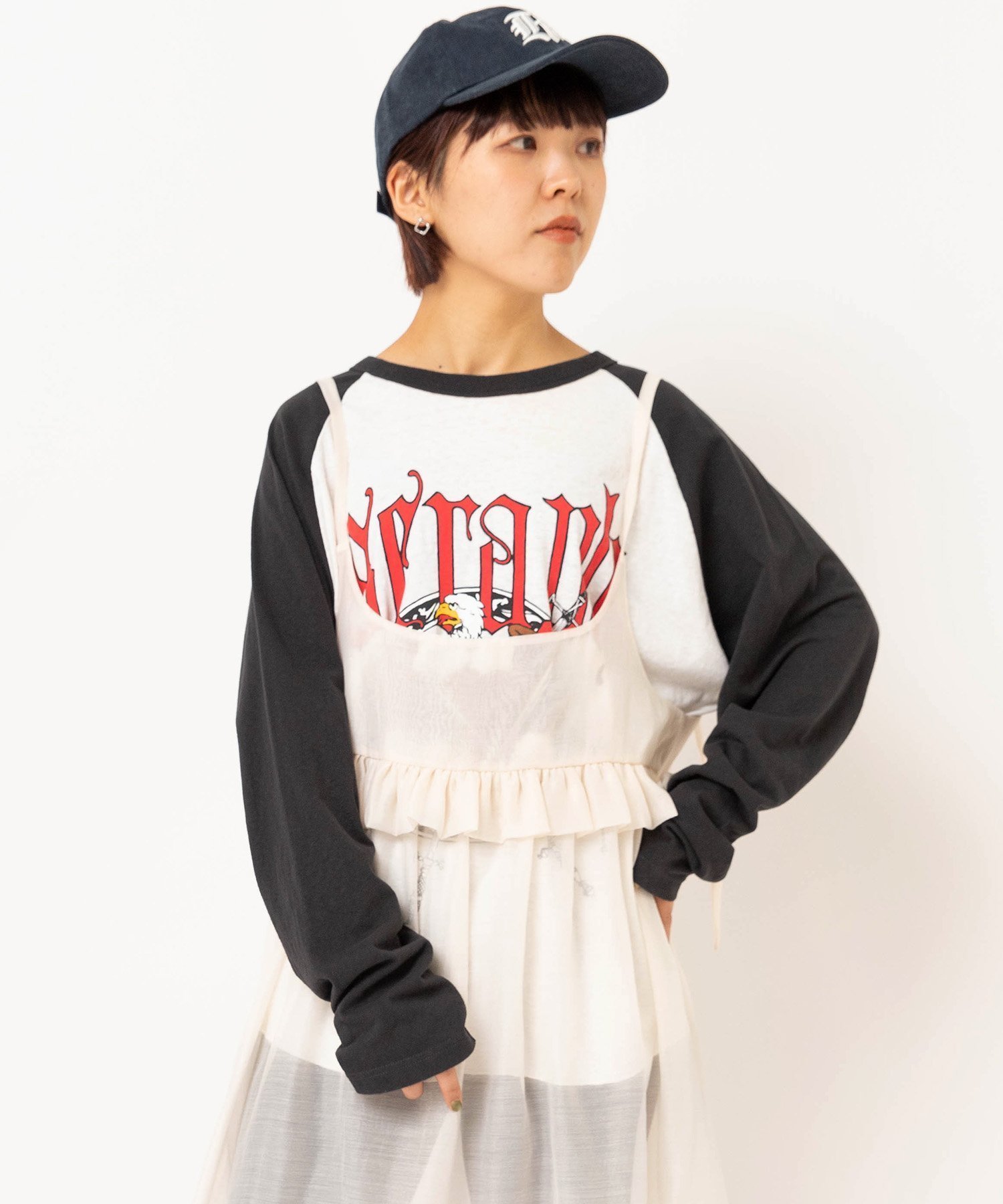 【アールエヌエー/RNA】のM2637 SERAPHラグランロンT インテリア・キッズ・メンズ・レディースファッション・服の通販 founy(ファニー) 　ファッション　Fashion　レディースファッション　Fashion for Women　トップス・カットソー　Cut & Sew Tops　ロングTシャツ・Tシャツ　Longline T-Shirts & Tees　グラフィック　Graphic, Graphic Design　モチーフ　Motif, Design Theme　ホワイト/スミクロ|ID: prp329100004831800 ipo3291000000035181552