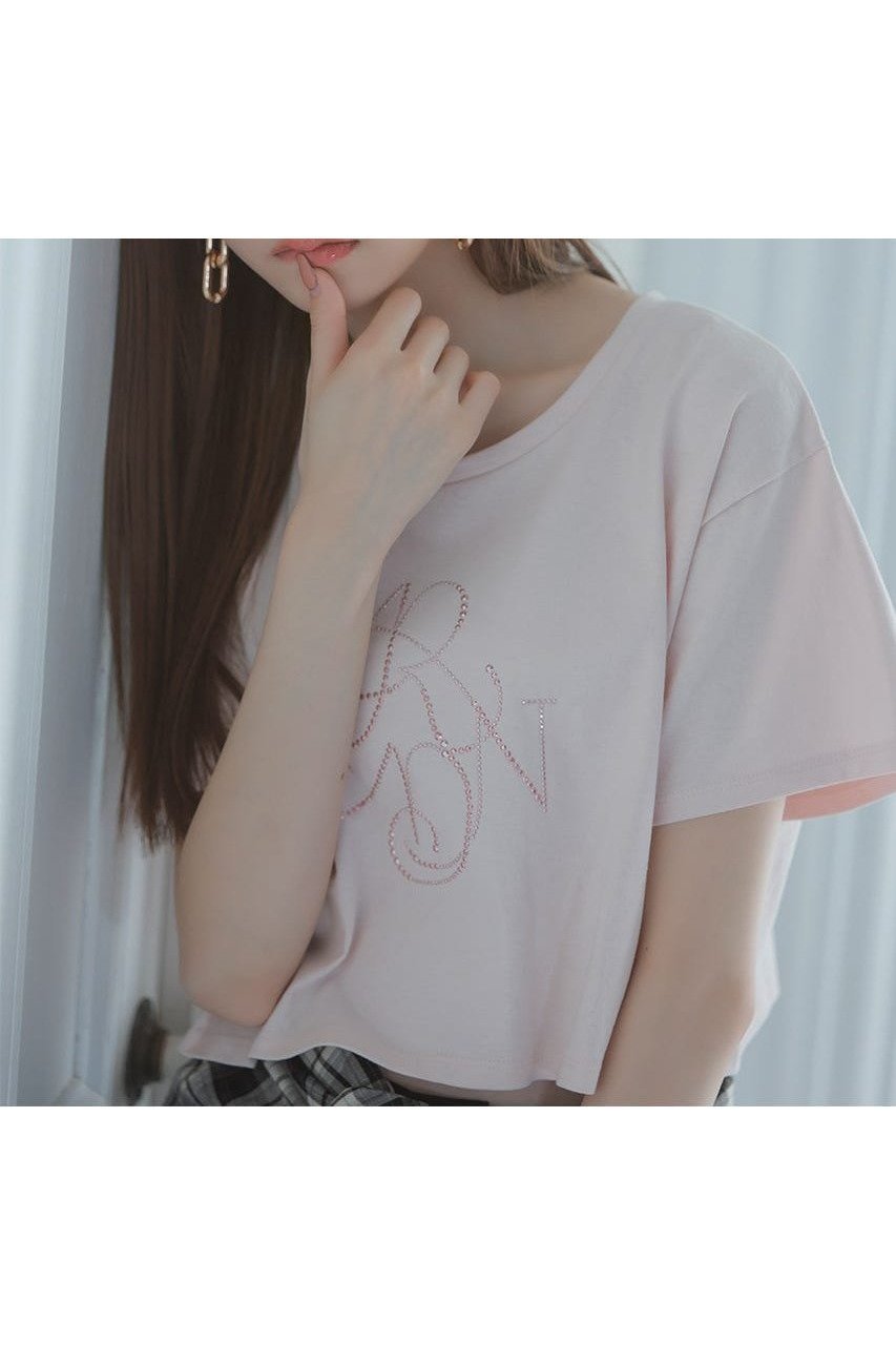 【リエンダ/rienda】の【AKB48 千葉恵里さん着用】ラインストーンロゴTシャツ インテリア・キッズ・メンズ・レディースファッション・服の通販 founy(ファニー) 　ファッション　Fashion　レディースファッション　Fashion for Women　トップス・カットソー　Cut & Sew Tops　シャツ・ブラウス・オフィスカジュアル　Elegant Blouses & Button-Ups　ロングTシャツ・Tシャツ　Longline T-Shirts & Tees　おすすめ　Recommended / Our Picks　カットソー　Cut and Sewn Top　クロップド　Cropped, Short Length　スタッズ　Studs, Metal Accents　ストーン　Stone, Gem-Like　ボトム　Bottoms, Lower Wear　マーメイド　Mermaid, Fishtail Silhouette　夏　Summer　L/PNK1|ID: prp329100004831889 ipo3291000000035182547