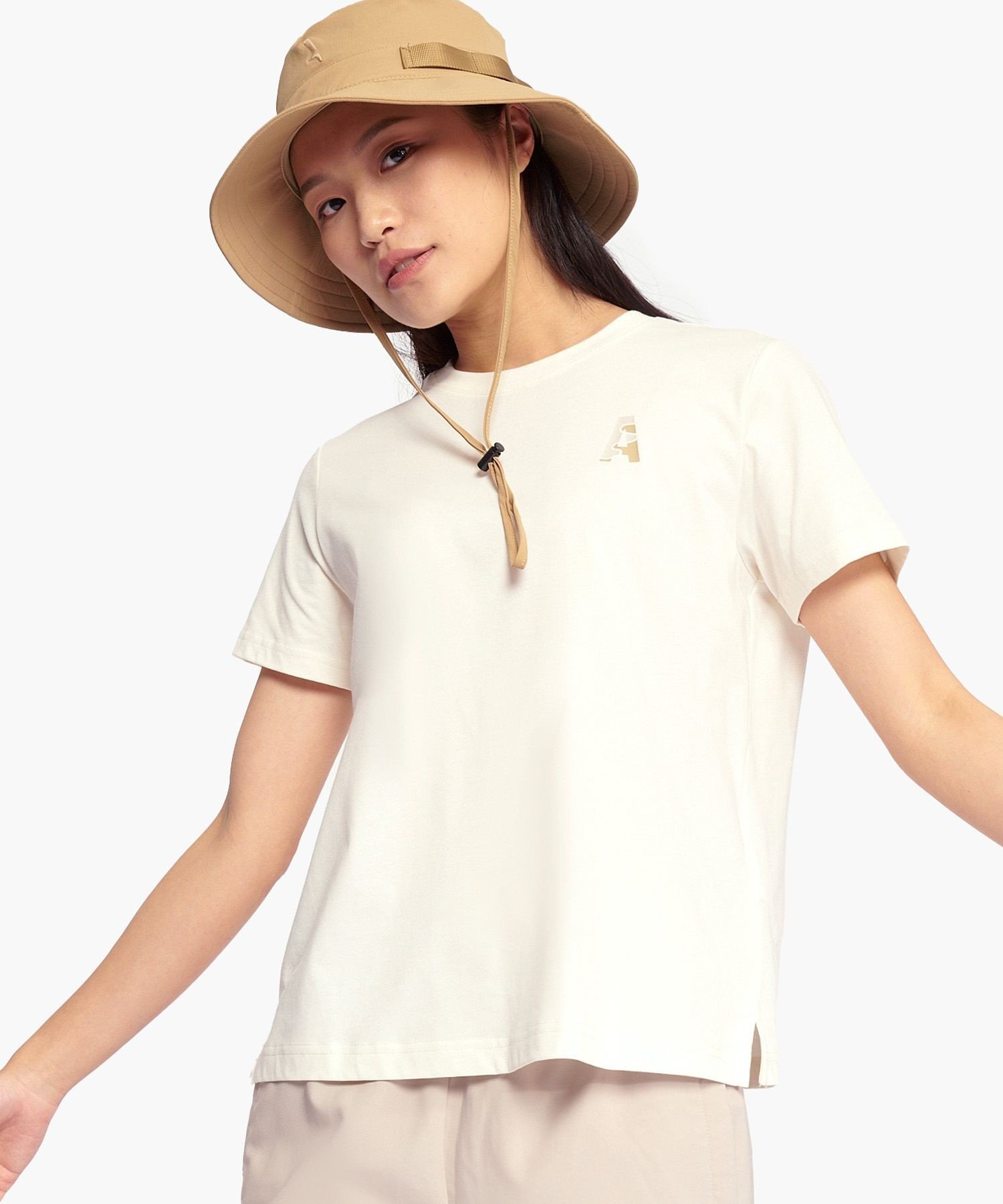 【エーグル/AIGLE】の抗菌防臭 吸水速乾 ワンポイント グラフィックロゴ 半袖Tシャツ インテリア・キッズ・メンズ・レディースファッション・服の通販 founy(ファニー) 　ファッション　Fashion　レディースファッション　Fashion for Women　トップス・カットソー　Cut & Sew Tops　シャツ・ブラウス・オフィスカジュアル　Elegant Blouses & Button-Ups　ロングTシャツ・Tシャツ　Longline T-Shirts & Tees　グラフィック　Graphic, Graphic Design　プリント　Print, Printed Pattern　ワンポイント　One Point, Statement Accent　半袖　Short Sleeve, Half Sleeve　吸水　Absorbent, Quick-Dry　抗菌　Antibacterial, Bacteria-Resistant　ホワイト|ID: prp329100004831908 ipo3291000000035182934