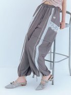 【ファーファー/FURFUR】のマルチウェイトラックパンツ 人気、トレンドファッション・服の通販 founy(ファニー) ファッション Fashion レディースファッション Fashion for Women パンツ Pants & Trousers ショート Short, Short Length スマート Smart, Elegant トレンド Trend, Trending Now パイピング Piping, Trim Design フェミニン Feminine, Girly レース Lace, Lace Fabric 切替 Switching, Contrast Panel thumbnail STRIPE[932]|ID: prp329100004831921 ipo3291000000035183104