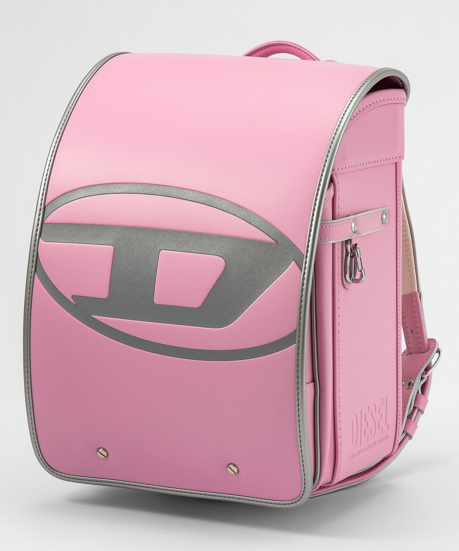 【シフォン/SHIFFON / KIDS】のDIESEL(ディーゼル)D-MARK(ディーマーク)ランドセル【即納】 インテリア・キッズ・メンズ・レディースファッション・服の通販 founy(ファニー) 　ファッション　Fashion　キッズファッション　Fashion for Kids　アクセサリー　Fashion Accessories　クッション　Cushion, Throw Pillow　クール　Cool, Chic　コレクション　Collection, Seasonal Line　抗菌　Antibacterial, Bacteria-Resistant　スポーティ　Sporty, Casual Athletic　ダメージ　Distressed, Destroyed　デニム　Denim, Jeans Material　パイピング　Piping, Trim Design　フィット　Fit, Slim Fit　フラット　Flat, Flat Shoes　ブロッキング　Color Blocking, Panel Design　プリント　Print, Printed Pattern　プレミアム　Premium, High-End　ポケット　Pocket, Pocket Detail　ラウンド　Round, Round Neck　ラグジュアリー　Luxury, Elegant　light pink|ID: prp329100004832140 ipo3291000000035184795