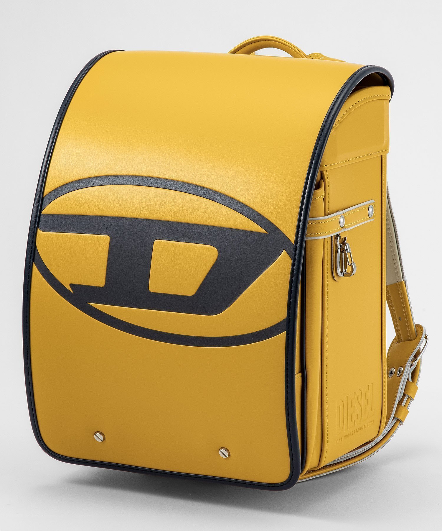 【シフォン/SHIFFON / KIDS】のDIESEL(ディーゼル)D-MARK(ディーマーク)ランドセル【即納】 インテリア・キッズ・メンズ・レディースファッション・服の通販 founy(ファニー) 　ファッション　Fashion　キッズファッション　Fashion for Kids　アクセサリー　Fashion Accessories　クッション　Cushion, Throw Pillow　クール　Cool, Chic　コレクション　Collection, Seasonal Line　抗菌　Antibacterial, Bacteria-Resistant　スポーティ　Sporty, Casual Athletic　ダメージ　Distressed, Destroyed　デニム　Denim, Jeans Material　パイピング　Piping, Trim Design　フィット　Fit, Slim Fit　フラット　Flat, Flat Shoes　ブロッキング　Color Blocking, Panel Design　プリント　Print, Printed Pattern　プレミアム　Premium, High-End　ポケット　Pocket, Pocket Detail　ラウンド　Round, Round Neck　ラグジュアリー　Luxury, Elegant　yellow|ID: prp329100004832140 ipo3291000000035184798