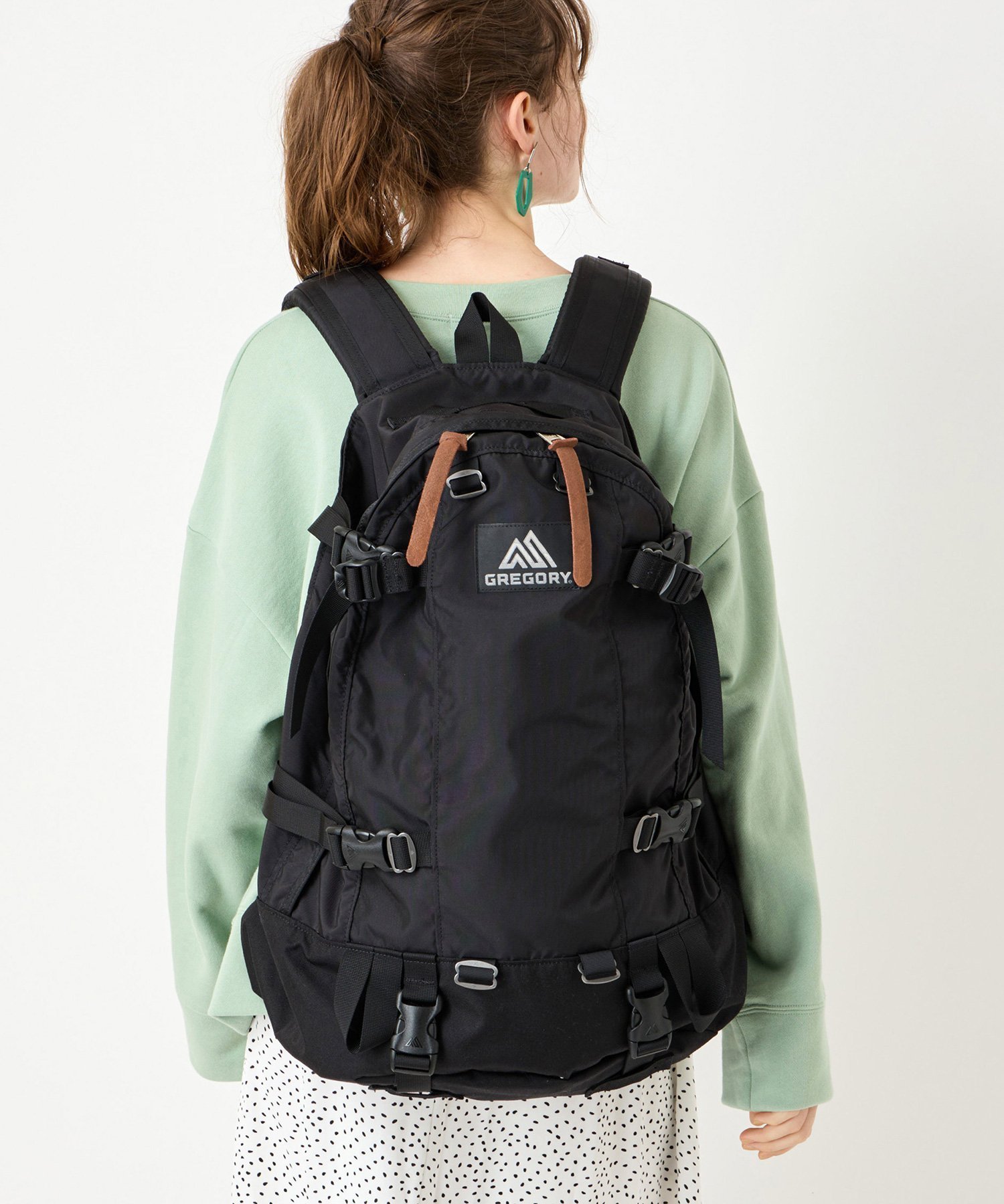 【グレゴリー/GREGORY】の【公式】GREGORY デイアンドハーフパック 33L インテリア・キッズ・メンズ・レディースファッション・服の通販 founy(ファニー) 　ファッション　Fashion　レディースファッション　Fashion for Women　アクセサリー　Fashion Accessories　ショルダー　Shoulder, Shoulder Strap　スリーブ　Sleeve, Long Sleeve / Short Sleeve　定番　Standard, Basic Item　ボトム　Bottoms, Lower Wear　ポケット　Pocket, Pocket Detail　メッシュ　Mesh, Net Fabric　ラップ　Wrap, Wrap Design　ブラック|ID: prp329100004832169 ipo3291000000035185250