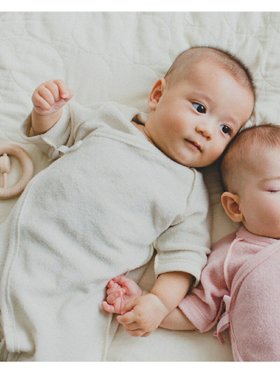 【こども ビームス/コドモ ビームス / KIDS】のsmile cotton * こども ビームス / 別注 パイル コンビ肌着(50~80cm) 人気、トレンドファッション・服の通販 founy(ファニー) ファッション Fashion キッズファッション Fashion for Kids コンビ Combo, Combination Style シューズ Shoes, Footwear ノースリーブ Sleeveless, No-Sleeve ベビー Baby, Babywear 別注 Limited Edition, Custom Order ロンパース Romper, Jumpsuit |ID:prp329100004832172