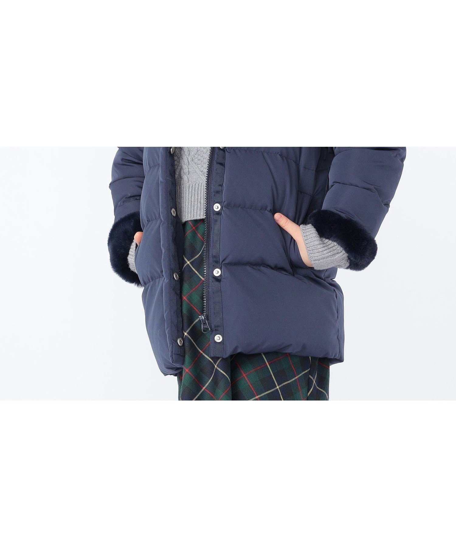 【シップス/SHIPS / KIDS】のSHIPS KIDS 100~130cm / 撥水/手洗い可能 ミディアム丈 リサイクル ダウン フーディー インテリア・キッズ・メンズ・レディースファッション・服の通販 founy(ファニー) 　ファッション　Fashion　キッズファッション　Fashion for Kids　アウトドア　Outdoor Clothing　イラスト　Illustration　春　Spring　秋　Autumn　コレクション　Collection, Seasonal Line　シンプル　Simple, Minimal　ジャケット　Jacket, Outerwear　スタンド　Stand Collar, Upright Stand　ストレート　Straight, Straight Cut　タフタ　Taffeta, Structured Fabric　ダウン　Down, Puffer　フェイクファー　Faux Fur, Imitation Fur　ペーパー　Paper, Kraft Paper　モノトーン　Monotone, Black and White　ロンドン　London Style, British Inspired　A/W・秋冬　Autumn/Winter　おすすめ　Recommended / Our Picks　エレガント 上品　Elegant　ネイビー|ID: prp329100004832177 ipo3291000000035185318