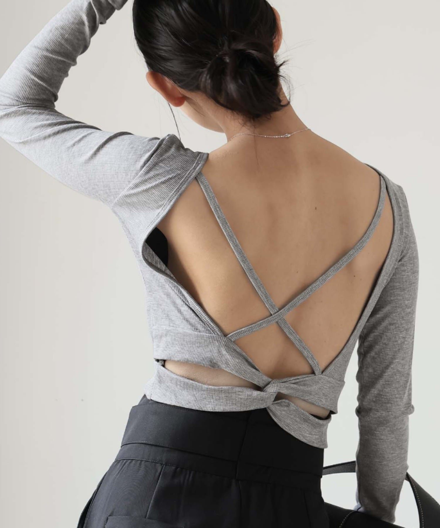 【ドゥーラドゥーラ/Doula Doula】のGirly Doll/バックオープンクロスデザインカットソー 人気、トレンドファッション・服の通販 founy(ファニー) 　ファッション　Fashion　レディースファッション　Fashion for Women　トップス・カットソー　Cut & Sew Tops　カットソー・ベーシックTシャツ　Cut-and-Sewn Tops / Stretch Tees & Basics　シンプル　Simple, Minimal　ベーシック　Basic, Essential　 other-1|ID: prp329100004832180 ipo3291000000035185345