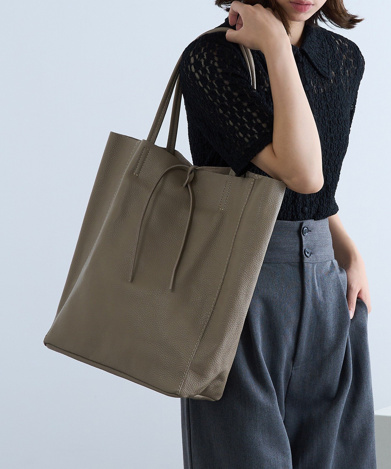 【カセットチャート/Cassette Chart】のMARLON FIRENZE/イタリアンレザー A4トートバッグ インテリア・キッズ・メンズ・レディースファッション・服の通販 founy(ファニー) 　ファッション　Fashion　レディースファッション　Fashion for Women　バッグ　Bags　アクセサリー　Fashion Accessories　イタリア　Italy　シンプル　Simple, Minimal　スラックス　Slacks, Dress Pants　デニム　Denim, Jeans Material　ポーチ　Pouch, Small Case　再入荷　Restock / Back in Stock　エレガント 上品　Elegant　ビジネス 仕事 通勤　Business / Work / Commuting　GREIGE|ID: prp329100004832253 ipo3291000000035186159