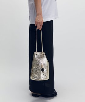 【プルミエ アロンディスモン/1er Arrondissement / MEN】のMARCO MASI(マルコマージ) 巾着ショルダーバッグ(ゴールド) 人気、トレンドファッション・服の通販 founy(ファニー) ファッション Fashion メンズファッション Fashion for Men バッグ Bags イタリア Italy ミラノ Milano Style, Italian-Inspired 人気 Popular, Best Seller 巾着 Drawstring Bag, Kinchaku |ID:prp329100004832274