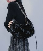 【ハレ/HARE】のガラベロアチェーンバッグ 人気、トレンドファッション・服の通販 founy(ファニー) ファッション Fashion レディースファッション Fashion for Women トップス・カットソー Cut & Sew Tops ベロアトップス Velour Tops / Velvet-Look Items バッグ Bags ショルダー Shoulder, Shoulder Strap シルバー Silver, Metallic Silver チェーン Chain, Chain Strap トレンド Trend, Trending Now フォーマル Formal, Dressy フラワー Flower, Floral ベロア Velour, Soft Velvet モチーフ Motif, Design Theme ワンポイント One Point, Statement Accent エレガント 上品 Elegant thumbnail ブラック09|ID: prp329100004832287 ipo3291000000035186527