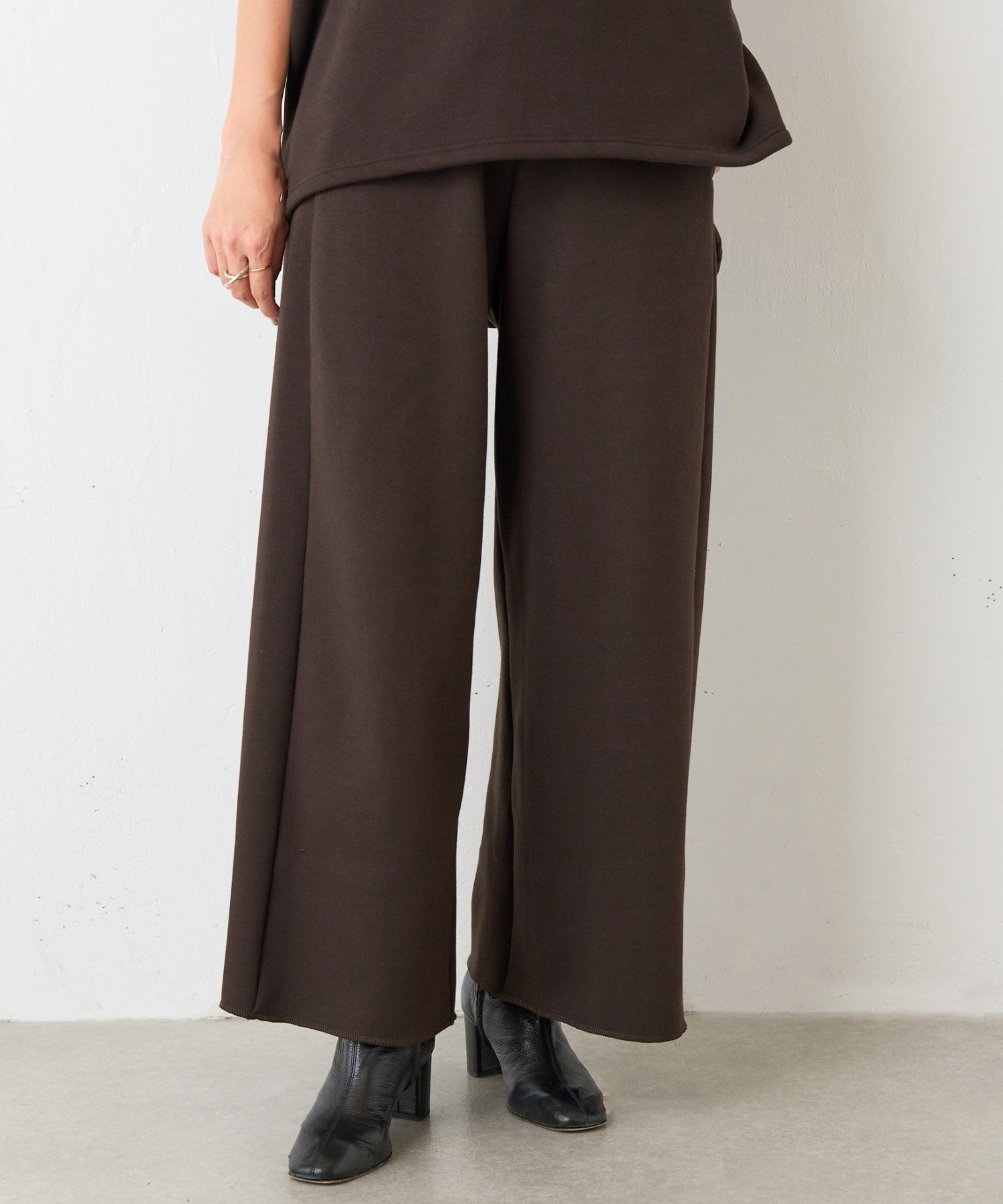 【ビアズリー/BEARDSLEY】のバレルスウェットパンツ インテリア・キッズ・メンズ・レディースファッション・服の通販 founy(ファニー) 　ファッション　Fashion　レディースファッション　Fashion for Women　パンツ　Pants & Trousers　インナー　Innerwear　セットアップ　Set-Up, Coordinated Outfit　トレーナー　Sweatshirt, Trainer　定番　Standard, Basic Item　ポケット　Pocket, Pocket Detail　リラックス　Relax, Relaxed Fit　冬　Winter / This Winter　再入荷　Restock / Back in Stock　おすすめ　Recommended / Our Picks　エレガント 上品　Elegant　ブラウン|ID: prp329100004832298 ipo3291000000035186625