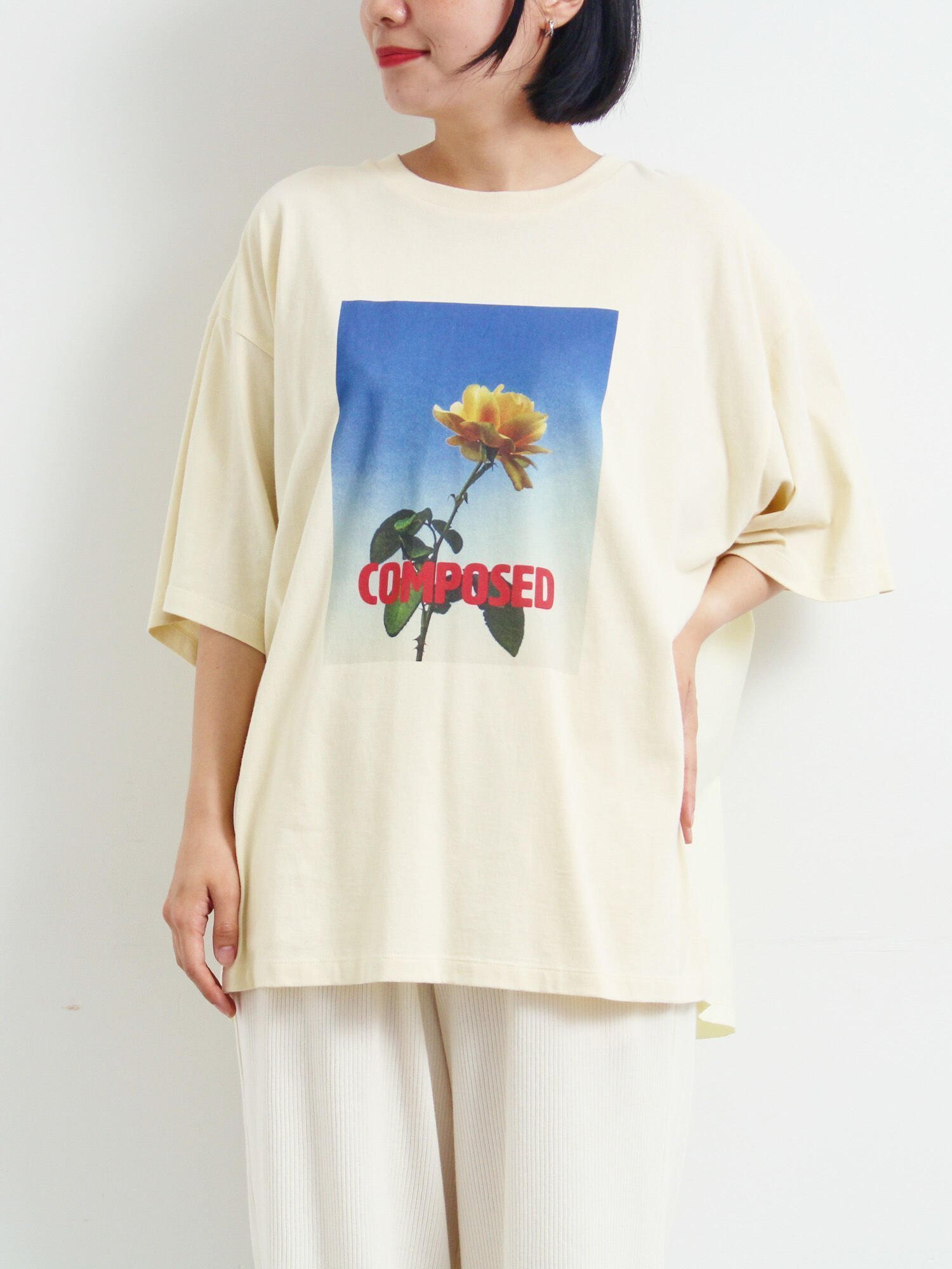 【サマンサモスモス/Samansa Mos2】の接触冷感 バックシャーリング転写プリントTシャツ インテリア・キッズ・メンズ・レディースファッション・服の通販 founy(ファニー) 　ファッション　Fashion　レディースファッション　Fashion for Women　トップス・カットソー　Cut & Sew Tops　シャツ・ブラウス・オフィスカジュアル　Elegant Blouses & Button-Ups　ロングTシャツ・Tシャツ　Longline T-Shirts & Tees　シャーリング　Shirring, Ruched　フレア　Flare, Flared　プリント　Print, Printed Pattern　切替　Switching, Contrast Panel　クリーム|ID: prp329100004832319 ipo3291000000035186800