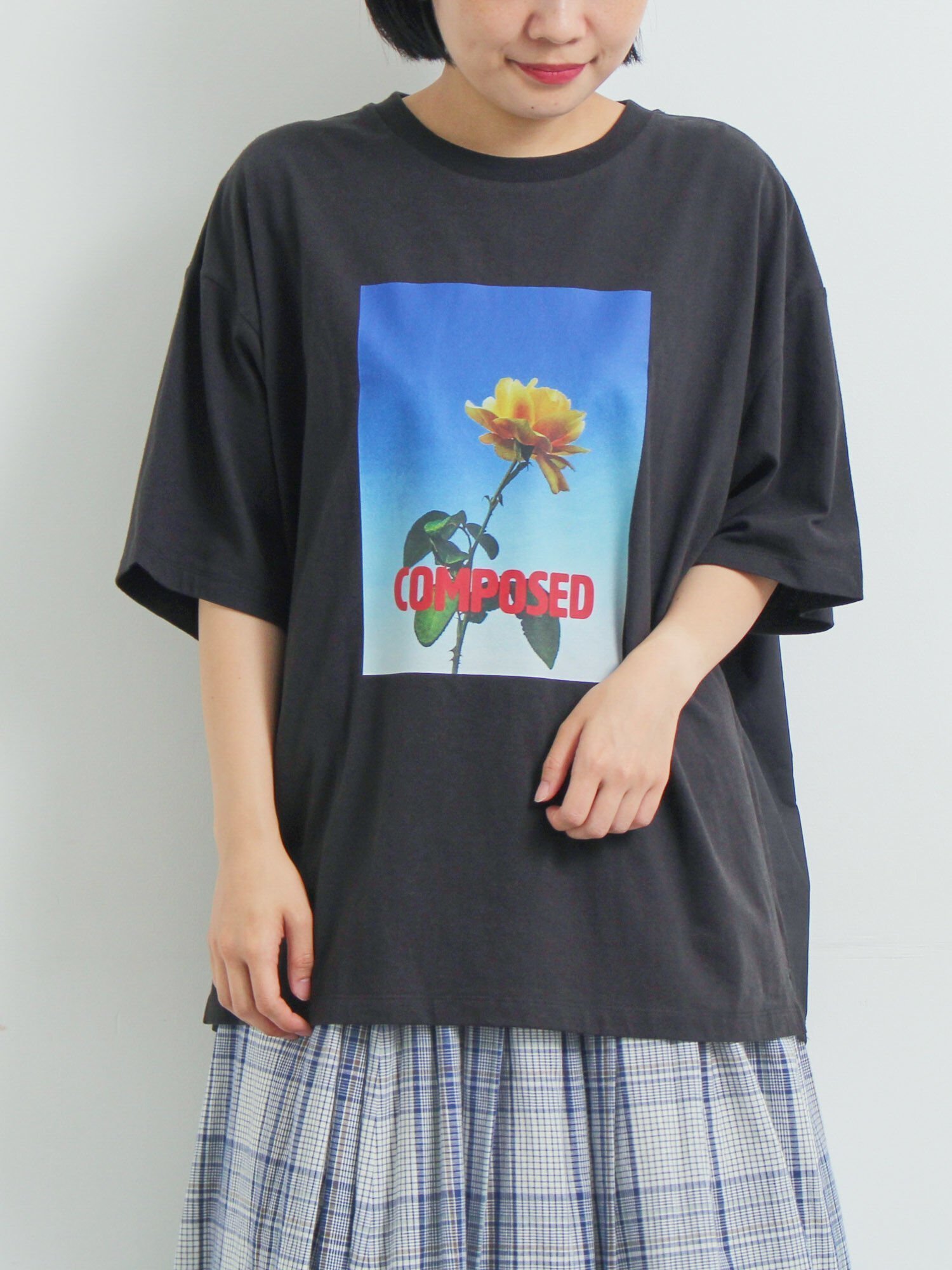 【サマンサモスモス/Samansa Mos2】の接触冷感 バックシャーリング転写プリントTシャツ インテリア・キッズ・メンズ・レディースファッション・服の通販 founy(ファニー) 　ファッション　Fashion　レディースファッション　Fashion for Women　トップス・カットソー　Cut & Sew Tops　シャツ・ブラウス・オフィスカジュアル　Elegant Blouses & Button-Ups　ロングTシャツ・Tシャツ　Longline T-Shirts & Tees　シャーリング　Shirring, Ruched　フレア　Flare, Flared　プリント　Print, Printed Pattern　切替　Switching, Contrast Panel　ブラック|ID: prp329100004832319 ipo3291000000035186802