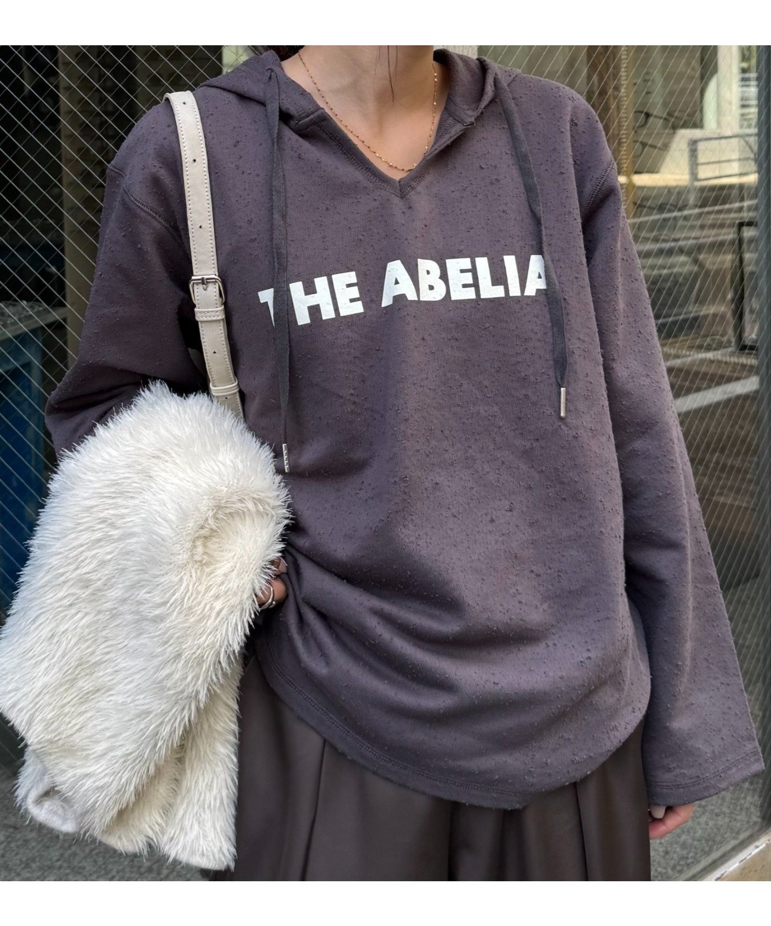 【チャオパニックティピー/CIAOPANIC TYPY】のダメージ裏毛ロゴフーディー インテリア・キッズ・メンズ・レディースファッション・服の通販 founy(ファニー) 　ファッション　Fashion　レディースファッション　Fashion for Women　アクセサリー　Fashion Accessories　インナー　Innerwear　ヴィンテージ　Vintage Style　シンプル　Simple, Minimal　スウェット / スエット　Sweatshirt, Sweatwear　スキッパー　Skipper, Open Collar　スラックス　Slacks, Dress Pants　スリット　Slit, Slit Detail　ダメージ　Distressed, Destroyed　トレンド　Trend, Trending Now　フロント　Front, Front Design　プリント　Print, Printed Pattern　ボトム　Bottoms, Lower Wear　ワイド　Wide, Wide Fit　おすすめ　Recommended / Our Picks　チャコールグレー|ID: prp329100004832334 ipo3291000000035187033