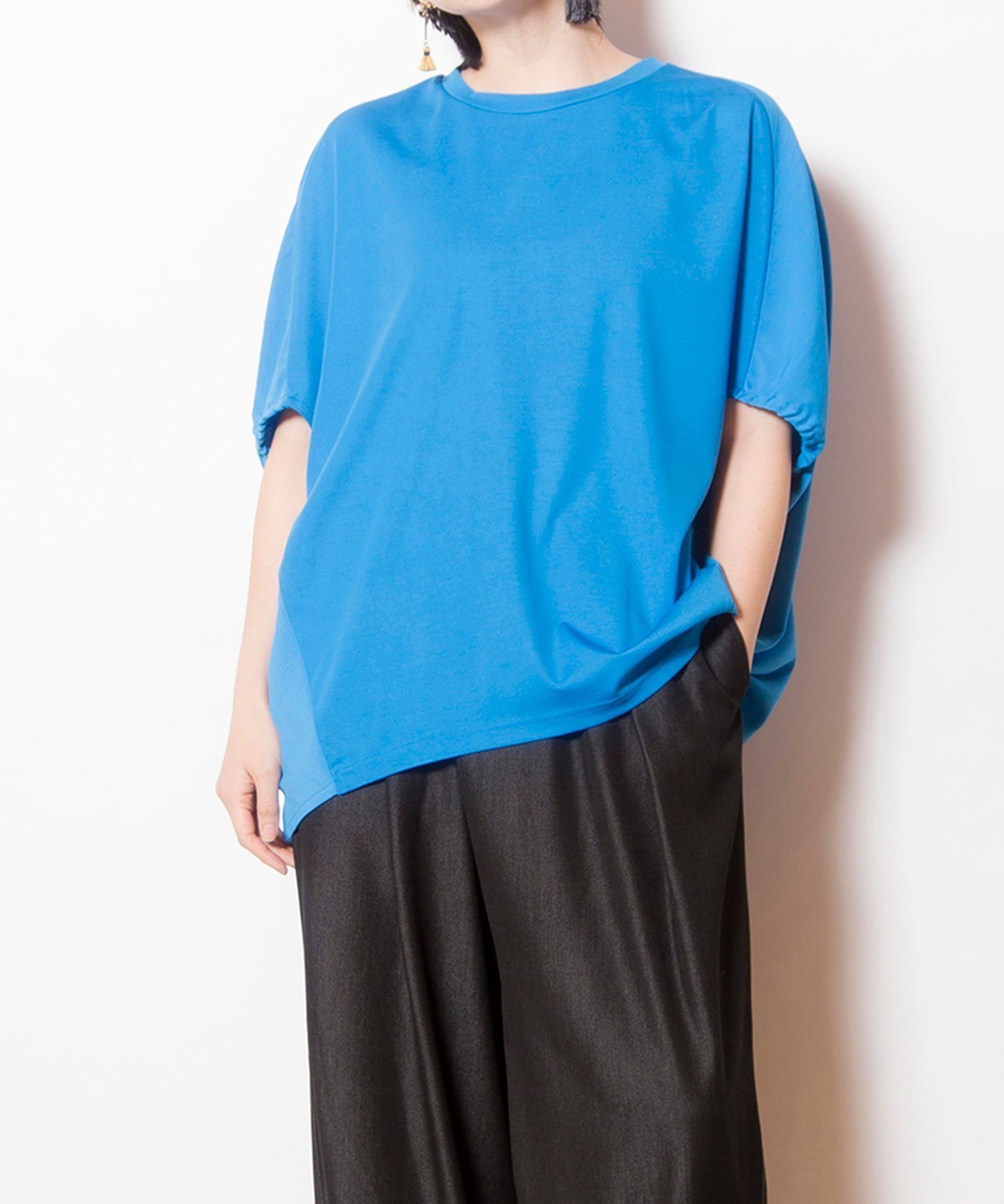 【オズモーシス/OSMOSIS】の切替コクーンTシャツ インテリア・キッズ・メンズ・レディースファッション・服の通販 founy(ファニー) 　ファッション　Fashion　レディースファッション　Fashion for Women　トップス・カットソー　Cut & Sew Tops　シャツ・ブラウス・オフィスカジュアル　Elegant Blouses & Button-Ups　ロングTシャツ・Tシャツ　Longline T-Shirts & Tees　とろみ　Fluid, Flowy Fabric　カットソー　Cut and Sewn Top　ギャザー　Gathered, Ruffled　コクーン　Cocoon, Cocoon Silhouette　再入荷　Restock / Back in Stock　切替　Switching, Contrast Panel　A/W・秋冬　Autumn/Winter　BLUE|ID: prp329100004832340 ipo3291000000035187095