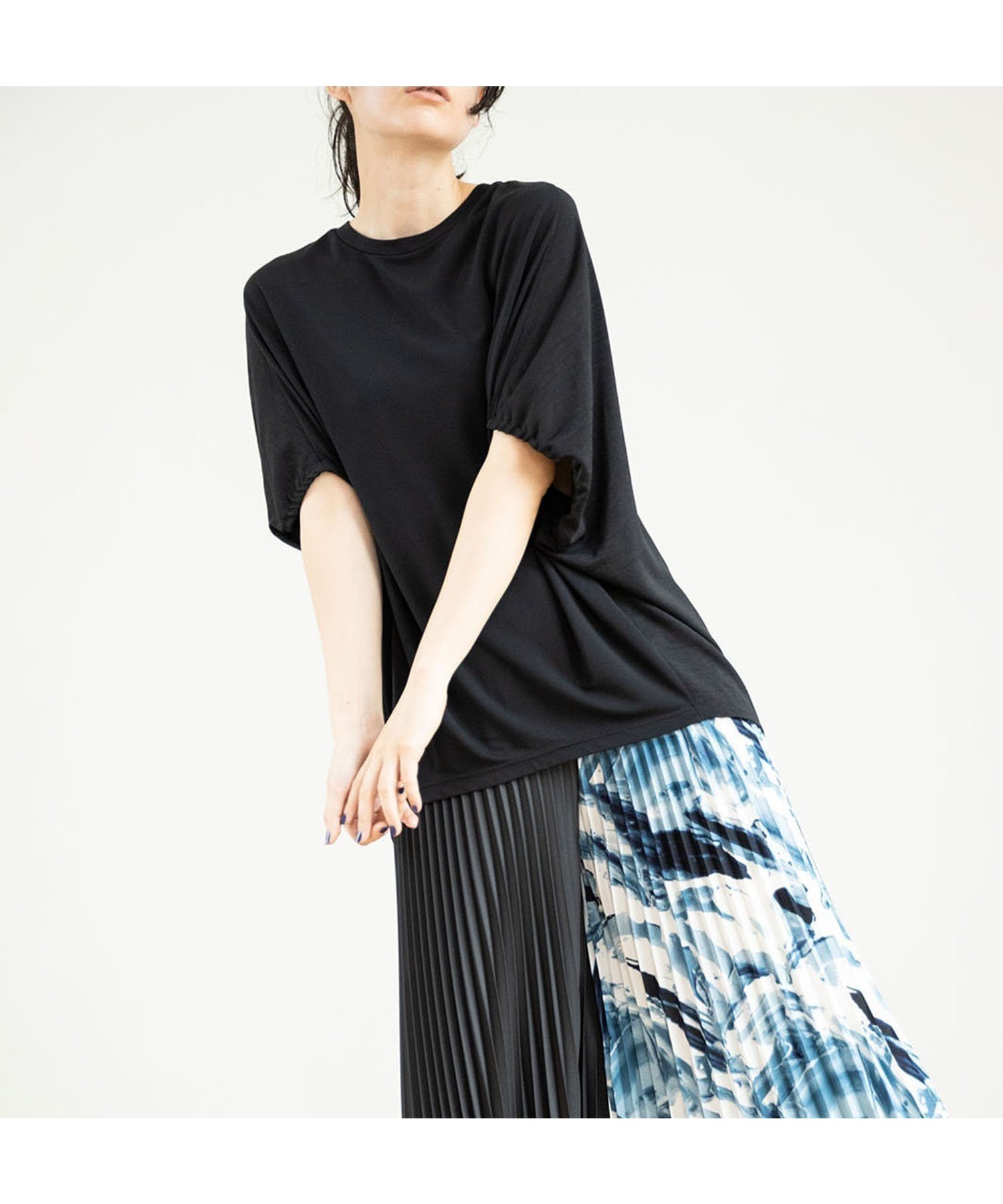 【オズモーシス/OSMOSIS】の切替コクーンTシャツ インテリア・キッズ・メンズ・レディースファッション・服の通販 founy(ファニー) 　ファッション　Fashion　レディースファッション　Fashion for Women　トップス・カットソー　Cut & Sew Tops　シャツ・ブラウス・オフィスカジュアル　Elegant Blouses & Button-Ups　ロングTシャツ・Tシャツ　Longline T-Shirts & Tees　とろみ　Fluid, Flowy Fabric　カットソー　Cut and Sewn Top　ギャザー　Gathered, Ruffled　コクーン　Cocoon, Cocoon Silhouette　再入荷　Restock / Back in Stock　切替　Switching, Contrast Panel　A/W・秋冬　Autumn/Winter　BLACK|ID: prp329100004832340 ipo3291000000035187096