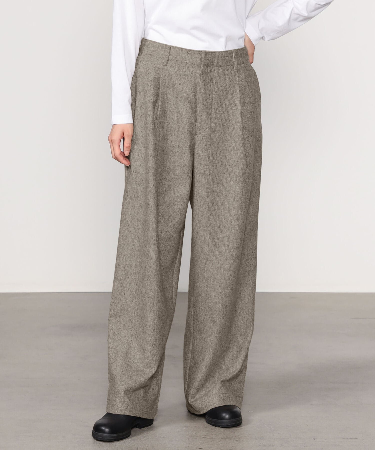 【ビショップ/Bshop】のウールツイル ストレートワイドパンツ WOMEN インテリア・キッズ・メンズ・レディースファッション・服の通販 founy(ファニー) 　ファッション　Fashion　レディースファッション　Fashion for Women　パンツ　Pants & Trousers　ショーツ　Shorts, Short Pants　ストレート　Straight, Straight Cut　スポーツ　Sports, Activewear　ツイード　Twill, Twill Weave　ポケット　Pocket, Pocket Detail　ワイド　Wide, Wide Fit　BEIGE|ID: prp329100004832384 ipo3291000000035187614