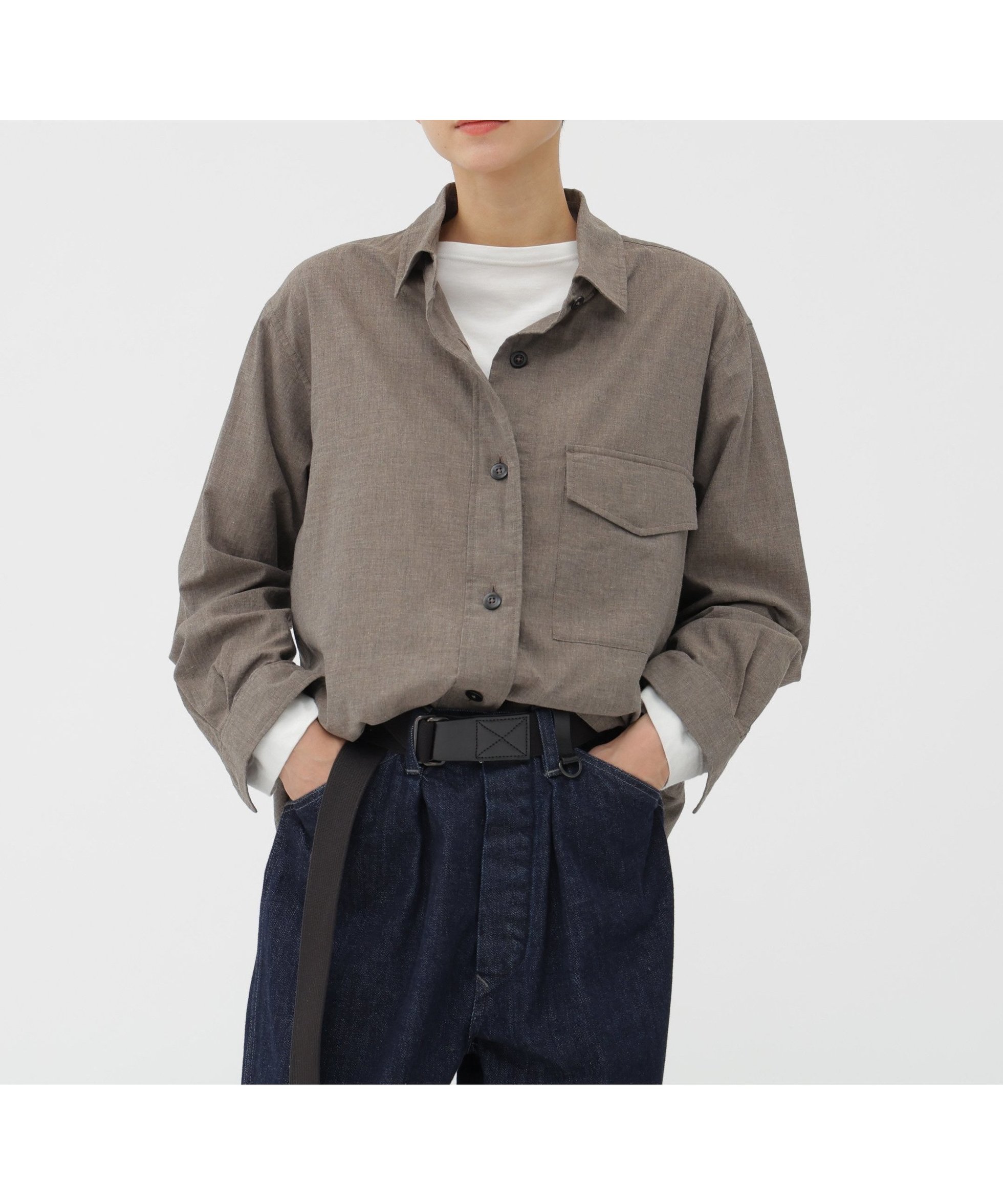 【マーガレットハウエル/MARGARET HOWELL】のTOP DYED COTTON POPLIN SHIRT インテリア・キッズ・メンズ・レディースファッション・服の通販 founy(ファニー) 　ファッション　Fashion　レディースファッション　Fashion for Women　トップス・カットソー　Cut & Sew Tops　シャツ・ブラウス・オフィスカジュアル　Elegant Blouses & Button-Ups　シャンブレー　Chambray, Denim-Like Fabric　シンプル　Simple, Minimal　フラップ　Flap, Flap Pocket　ポケット　Pocket, Pocket Detail　ロールアップ　Roll-Up, Cuffed Hem　BROWN|ID: prp329100004832503 ipo3291000000035188976