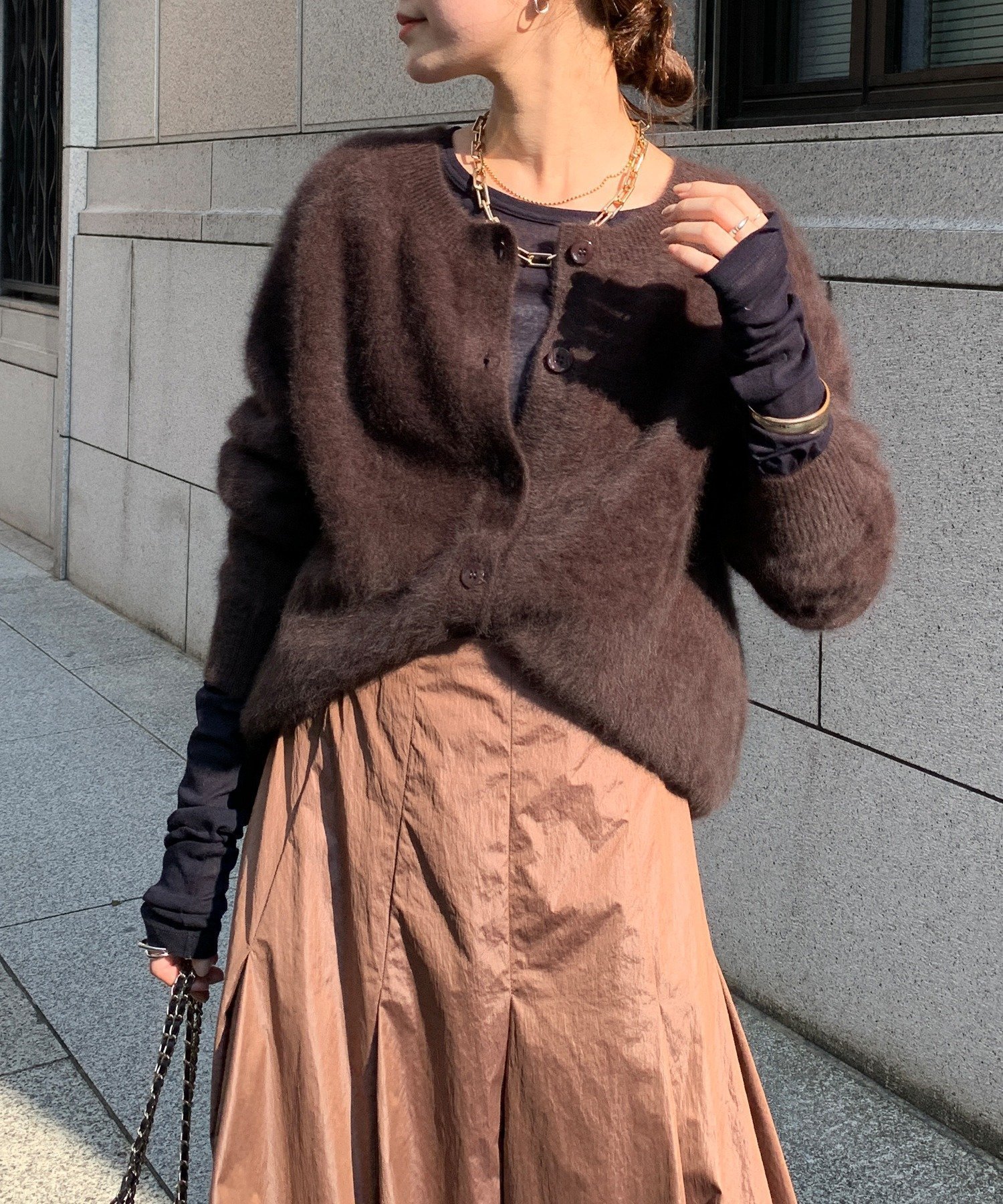 【ドゥドゥ/DouDou】のファーカシミヤカーディガン インテリア・キッズ・メンズ・レディースファッション・服の通販 founy(ファニー) 　ファッション　Fashion　レディースファッション　Fashion for Women　トップス・カットソー　Cut & Sew Tops　カーディガン・羽織り　Layered Style Cardigans　2024年　2024　2024-2025秋冬・A/W　Autumn/Winter 2024–25 AW24–25　冬　Winter / This Winter　カーディガン　Cardigan, Knitwear　コンパクト　Compact, Small Size　バランス　Balance, Style Balance　フォックス　Fox, Fox Fur　フロント　Front, Front Design　ベーシック　Basic, Essential　ボトム　Bottoms, Lower Wear　A/W・秋冬　Autumn/Winter　羽織　Haori, Light Jacket　ブラウン|ID: prp329100004832540 ipo3291000000035189494