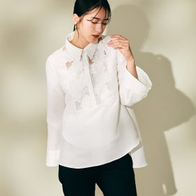 【ローズティアラ/Rose Tiara】の【雑誌掲載】フラワーモチーフ付きブラウス 人気、トレンドファッション・服の通販 founy(ファニー) ファッション Fashion レディースファッション Fashion for Women トップス・カットソー Cut & Sew Tops シャツ・ブラウス・オフィスカジュアル Elegant Blouses & Button-Ups 花柄・フラワープリント・モチーフ Floral Prints & Motifs / Flower Pattern Tops オーガンジー Organza Fabric スタンダード Standard, Basic スマート Smart, Elegant 雑誌 Magazine, Fashion Magazine フラワー Flower, Floral プリント Print, Printed Pattern ポケット Pocket, Pocket Detail モダン Modern, Contemporary モチーフ Motif, Design Theme エレガント 上品 Elegant |ID:prp329100004832555