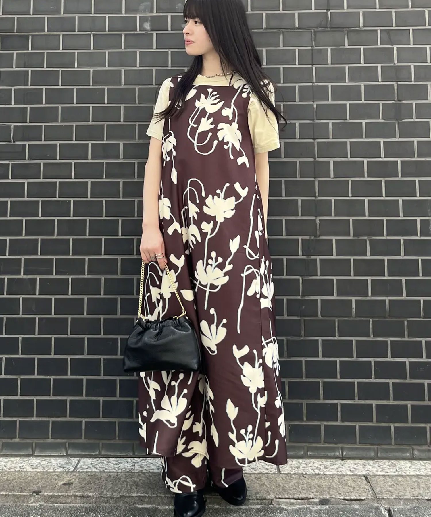 【ローズバッド/ROSE BUD】のFLOWER PRINT DRESS インテリア・キッズ・メンズ・レディースファッション・服の通販 founy(ファニー) 　ファッション　Fashion　レディースファッション　Fashion for Women　ワンピース　Dresses　フォーマル・パーティードレス・結婚式用ドレス　Elegant & Casual Dresses　アクセサリー　Fashion Accessories　インド　Indian Textile　オレンジ　Orange　スカーフ　Scarf, Neckwear　スクエア　Square, Square Shape　ストレート　Straight, Straight Cut　デコルテ　Décolleté, Neckline　手描き　Hand-Drawn, Illustrated　時計　Watch, Wristwatch　ネップ　Nepp, Slub Yarn　フラワー　Flower, Floral　プリント　Print, Printed Pattern　ベーシック　Basic, Essential　再入荷　Restock / Back in Stock　おすすめ　Recommended / Our Picks　夏　Summer　BROWN|ID: prp329100004832602 ipo3291000000035189808