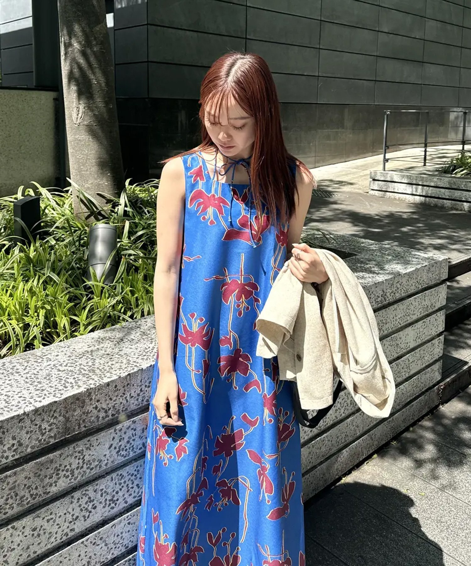 【ローズバッド/ROSE BUD】のFLOWER PRINT DRESS インテリア・キッズ・メンズ・レディースファッション・服の通販 founy(ファニー) 　ファッション　Fashion　レディースファッション　Fashion for Women　ワンピース　Dresses　フォーマル・パーティードレス・結婚式用ドレス　Elegant & Casual Dresses　アクセサリー　Fashion Accessories　インド　Indian Textile　オレンジ　Orange　スカーフ　Scarf, Neckwear　スクエア　Square, Square Shape　ストレート　Straight, Straight Cut　デコルテ　Décolleté, Neckline　手描き　Hand-Drawn, Illustrated　時計　Watch, Wristwatch　ネップ　Nepp, Slub Yarn　フラワー　Flower, Floral　プリント　Print, Printed Pattern　ベーシック　Basic, Essential　再入荷　Restock / Back in Stock　おすすめ　Recommended / Our Picks　夏　Summer　BLUE|ID: prp329100004832602 ipo3291000000035189812