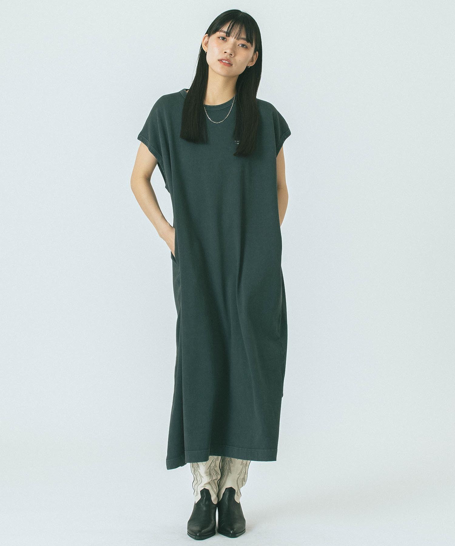 【ローズバッド/ROSE BUD】のTHOUSAND MILE x GENE HEAVENS BIO WASH TEE DRESS 人気、トレンドファッション・服の通販 founy(ファニー) 　ファッション　Fashion　レディースファッション　Fashion for Women　ワンピース　Dresses　フォーマル・パーティードレス・結婚式用ドレス　Elegant & Casual Dresses　カットソー　Cut and Sewn Top　カリフォルニア　California, Cali Style　クール　Cool, Chic　コラボ　Collaboration, Collab　シューズ　Shoes, Footwear　シンプル　Simple, Minimal　スタイリッシュ　Stylish, Fashionable　スリーブ　Sleeve, Long Sleeve / Short Sleeve　ダブル　Double, Double-Breasted　なめらか　Smooth, Silky Texture　フェミニン　Feminine, Girly　フレンチ　French, French Style　ルーズ　Loose, Oversized　ワイド　Wide, Wide Fit　再入荷　Restock / Back in Stock　おすすめ　Recommended / Our Picks　夏　Summer　旅行　Travel　 other-1|ID: prp329100004832604 ipo3291000000035189827