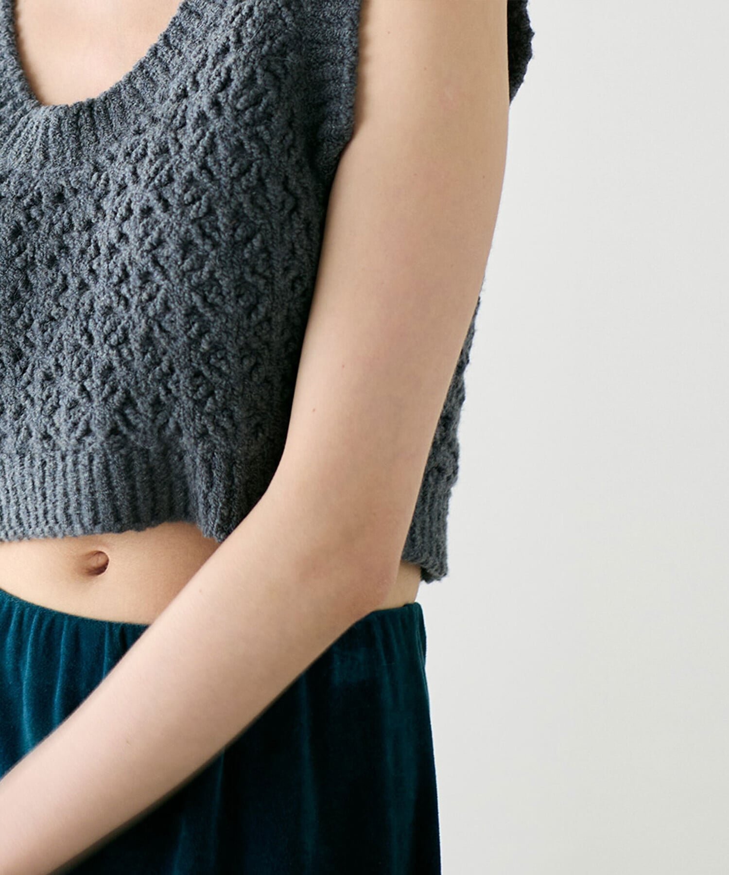 【ビショップ/Bshop】のクロシェ ダブルニットベスト WOMEN 人気、トレンドファッション・服の通販 founy(ファニー) 　ファッション　Fashion　レディースファッション　Fashion for Women　アウター　Coat / Outerwear Collection　トップス・カットソー　Cut & Sew Tops　ニット　Knit Tops & Sweaters　ベスト&ジレ / 重ね着スタイル　Vests & Gilets　クロシェ　Crochet, Knitted Lace　ショート　Short, Short Length　ベスト　Vest, Waistcoat　透かし　Cut-Out, Lacework　 other-1|ID: prp329100004832618 ipo3291000000035189894