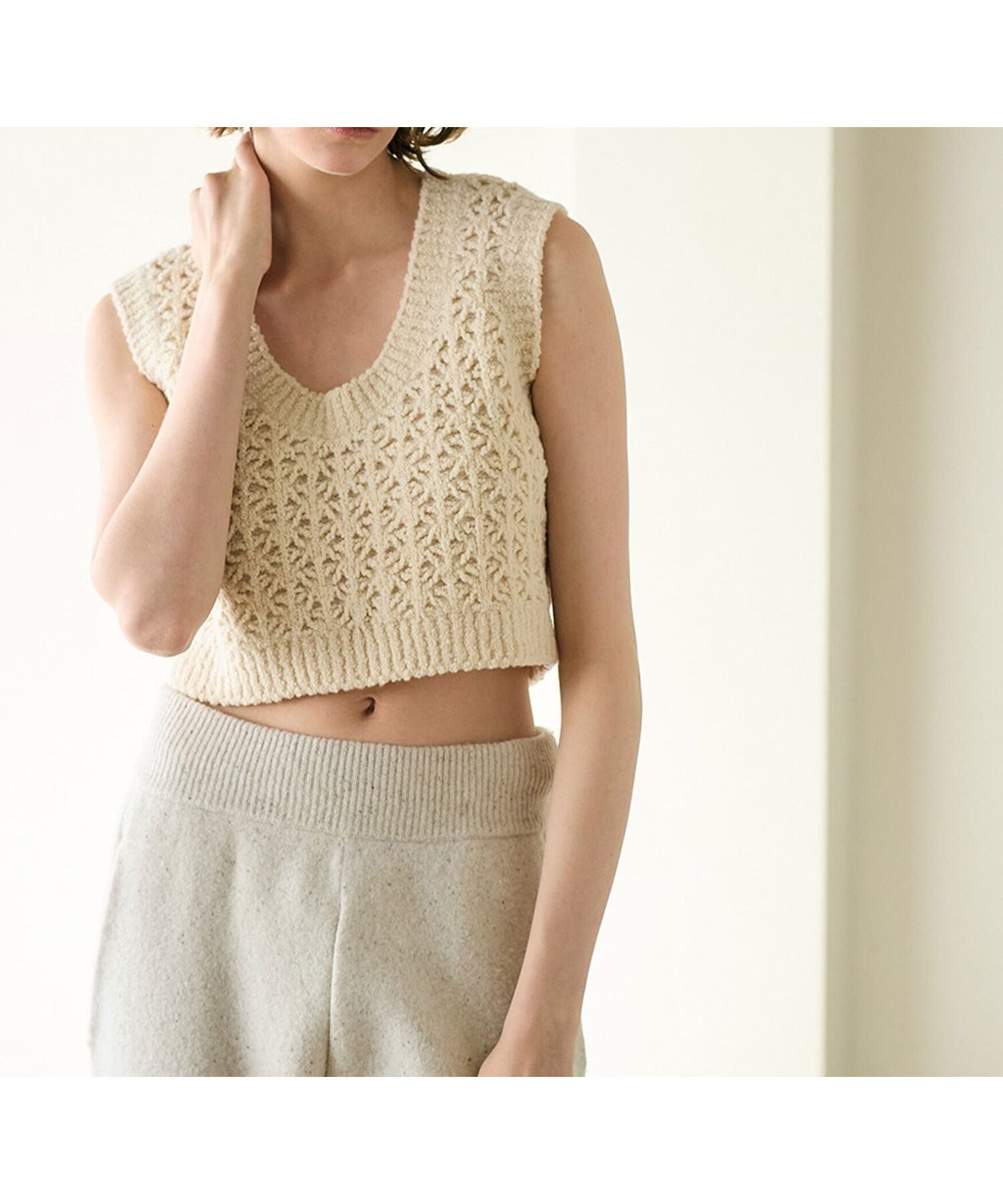 【ビショップ/Bshop】のクロシェ ダブルニットベスト WOMEN インテリア・キッズ・メンズ・レディースファッション・服の通販 founy(ファニー) 　ファッション　Fashion　レディースファッション　Fashion for Women　アウター　Coat / Outerwear Collection　トップス・カットソー　Cut & Sew Tops　ニット　Knit Tops & Sweaters　ベスト&ジレ / 重ね着スタイル　Vests & Gilets　クロシェ　Crochet, Knitted Lace　ショート　Short, Short Length　ベスト　Vest, Waistcoat　透かし　Cut-Out, Lacework　BEIGE系1|ID: prp329100004832618 ipo3291000000035189896